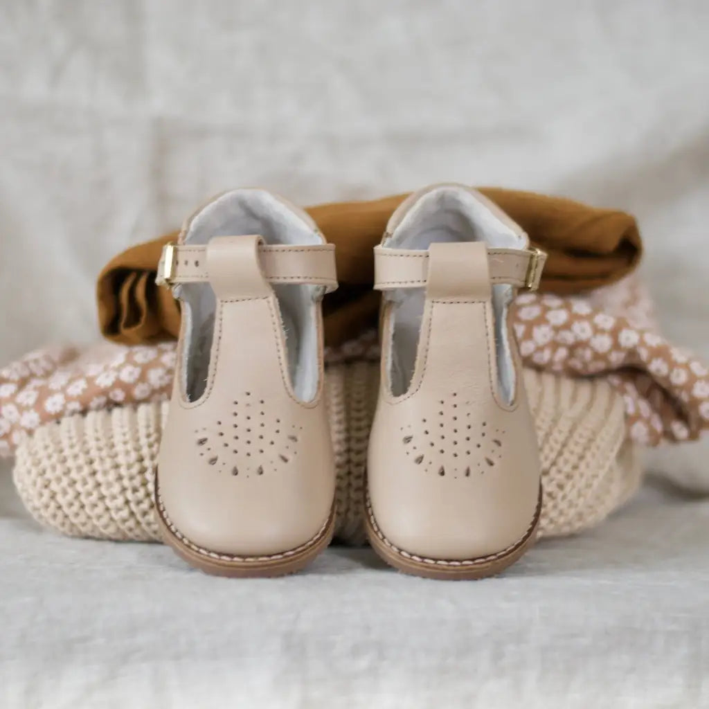 Greta T-strap - Truffle