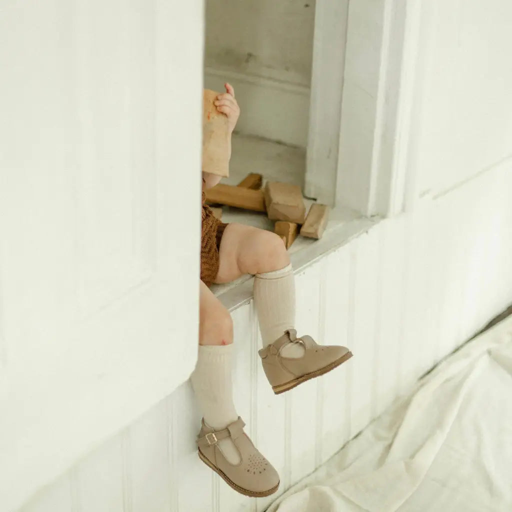 Greta T-strap - Truffle