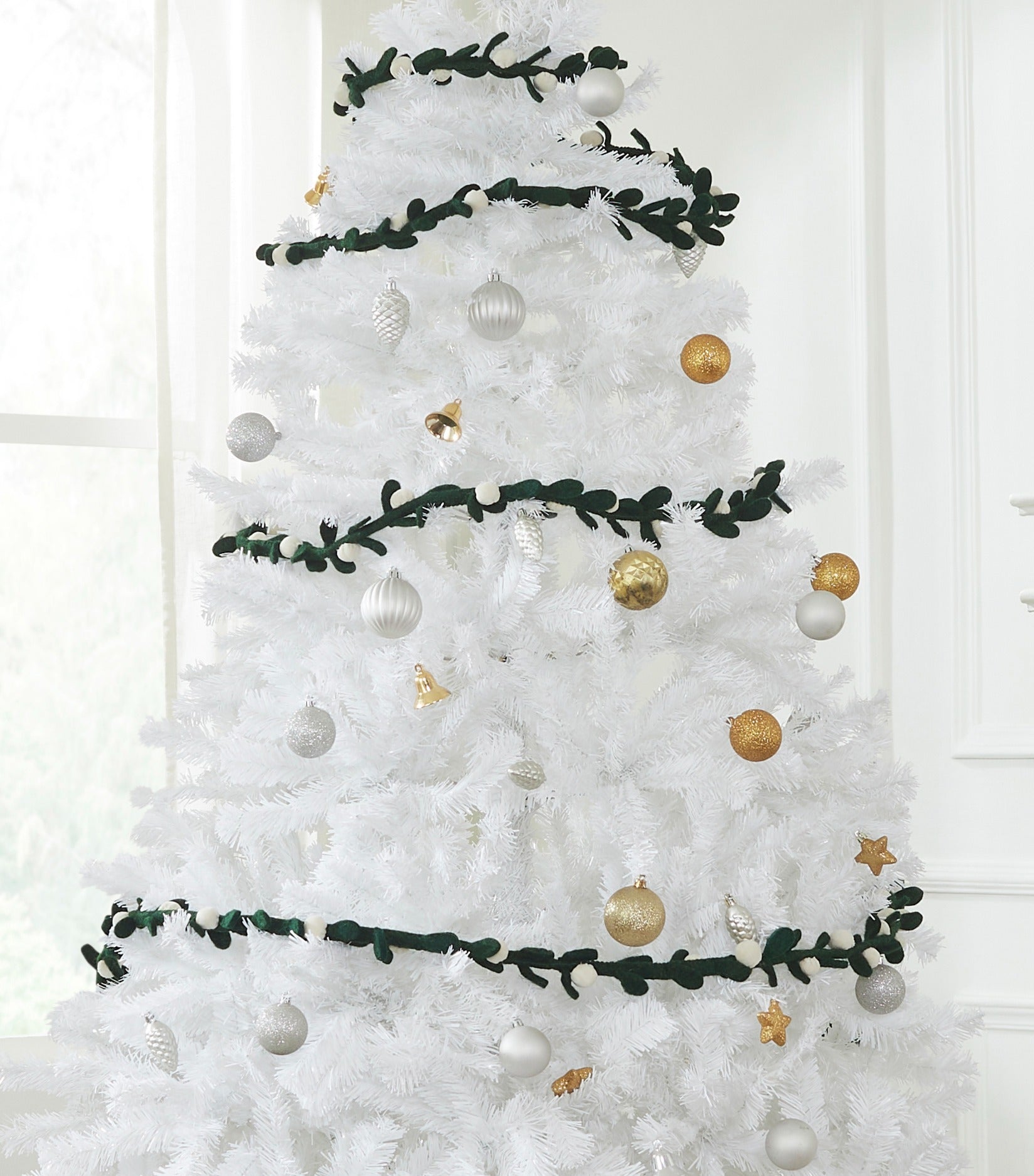 Handmade Christmas Garland - Cream Velvet Balls And Felt Mistletoe - 6'