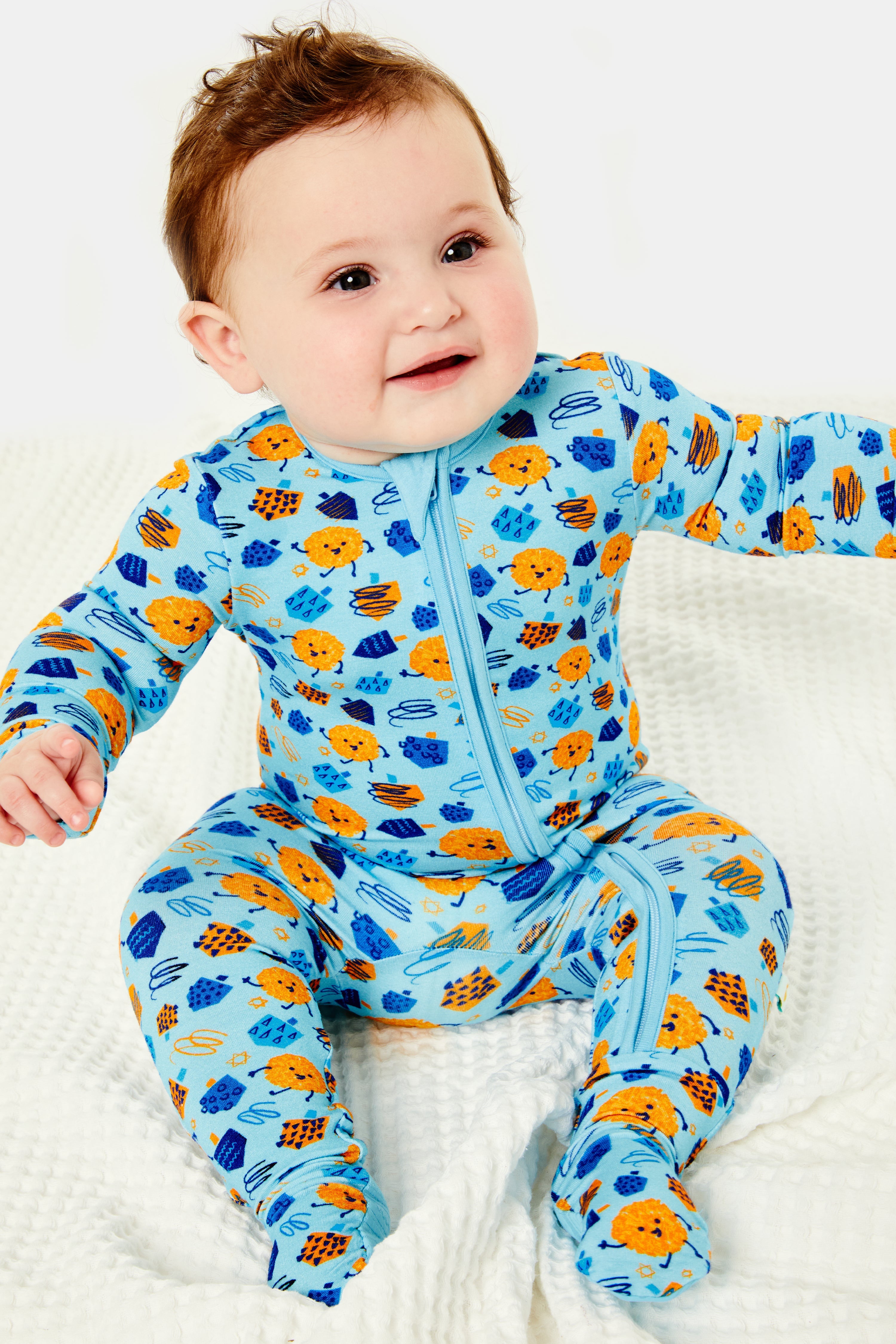Soft & Stretchy Zipper Footie - Dreidels
