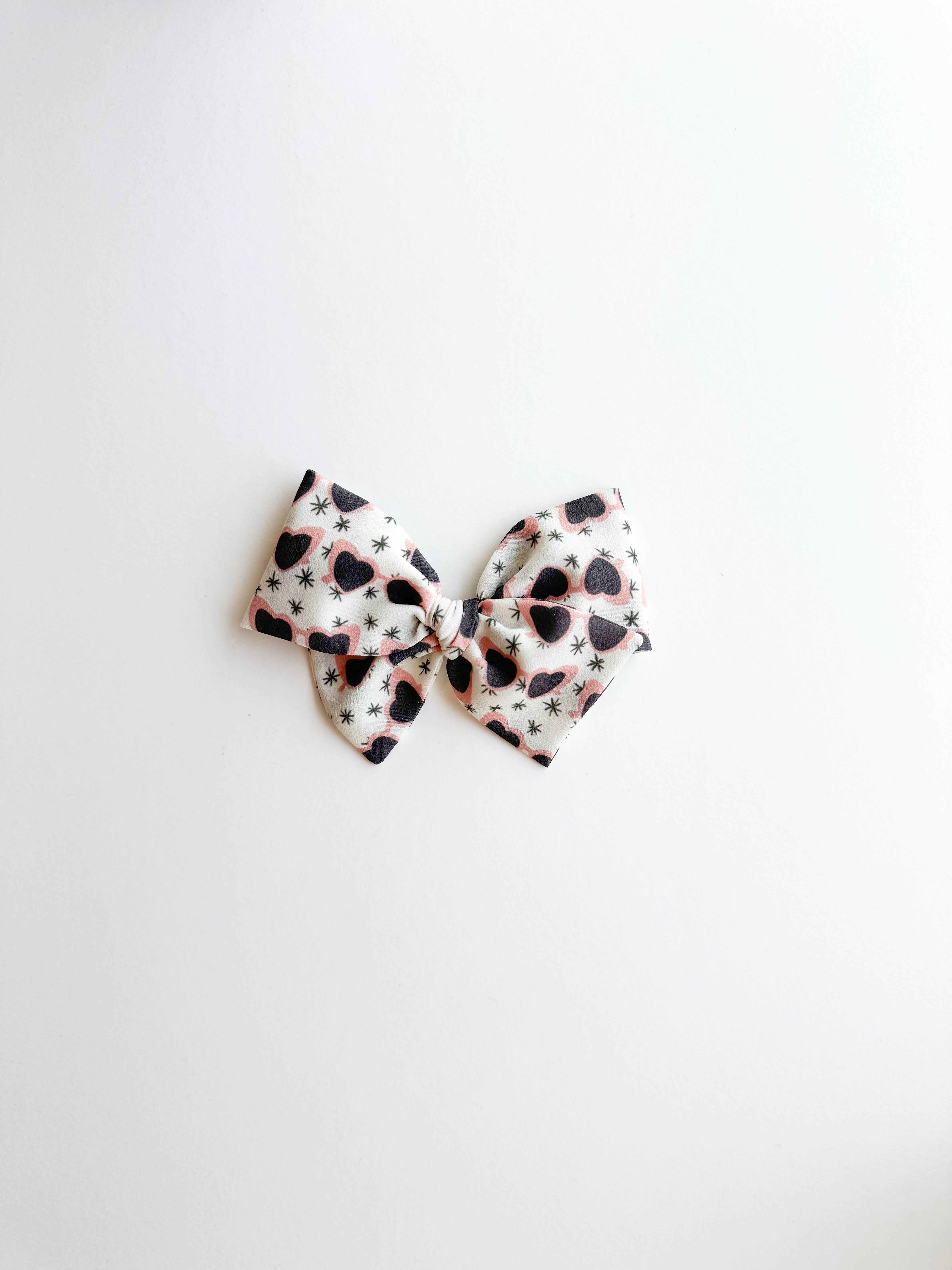 Heart Sunnies Pinwheel Bow
