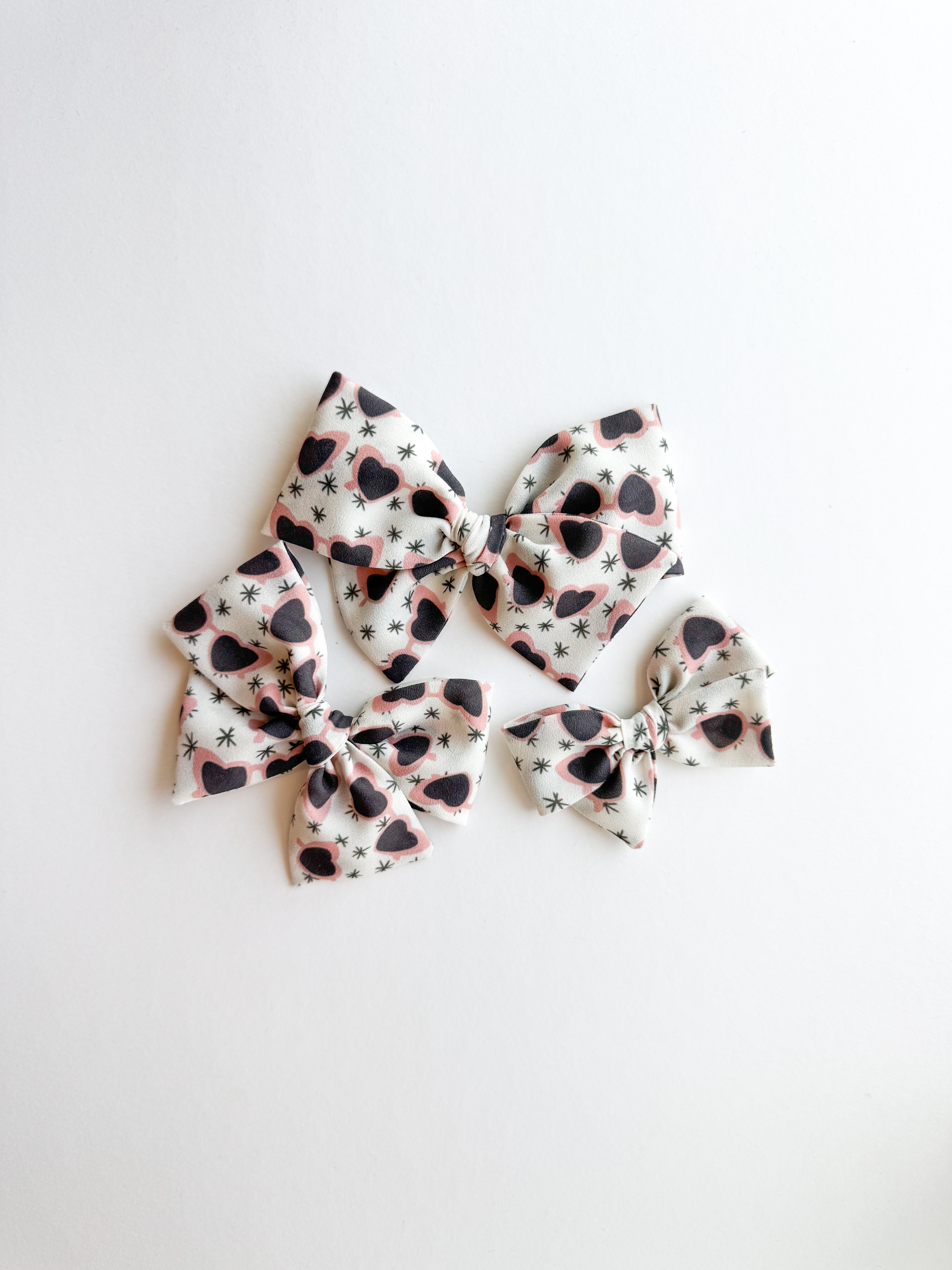 Heart Sunnies Pinwheel Bow