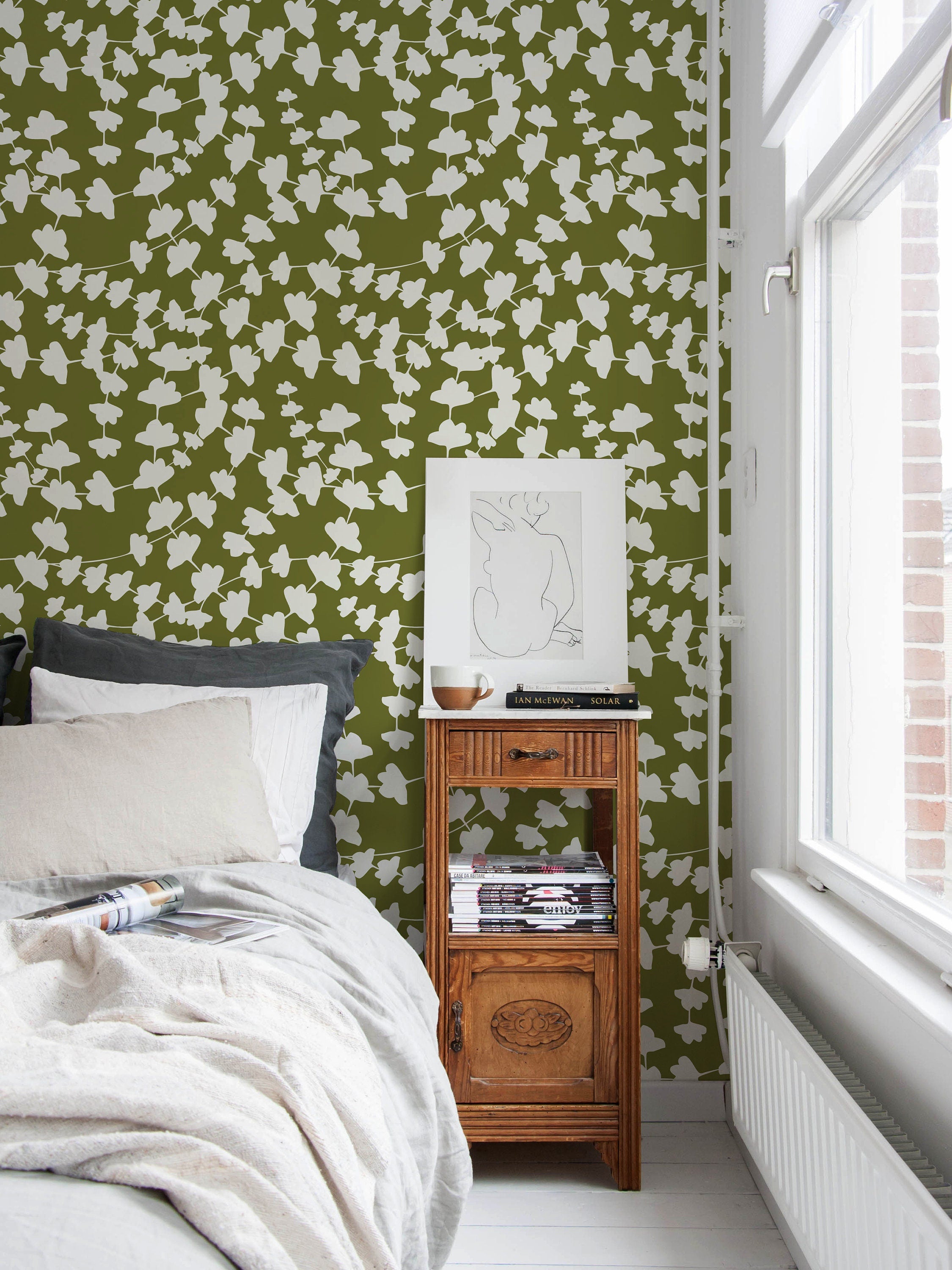 Botanical Wallpaper With Abstract Leaf Silhouettes In Olive Green And White - X015