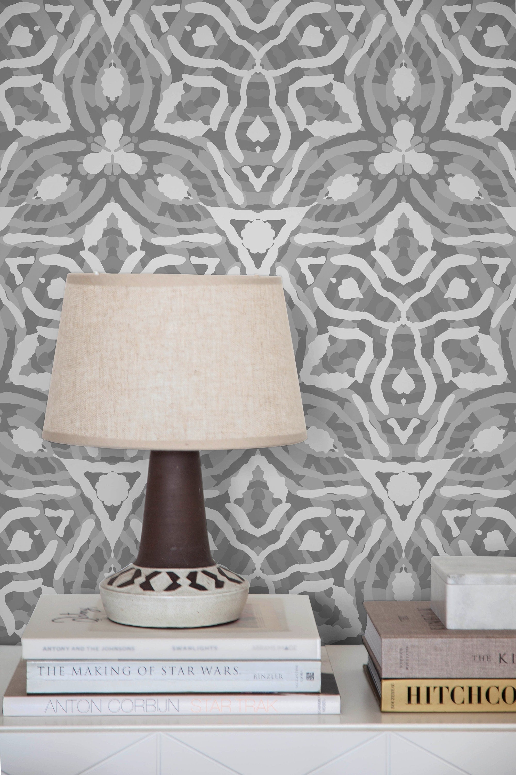 Geometric Wallpaper With A Tribal Kaleidoscope Motif In Gray And White - X028