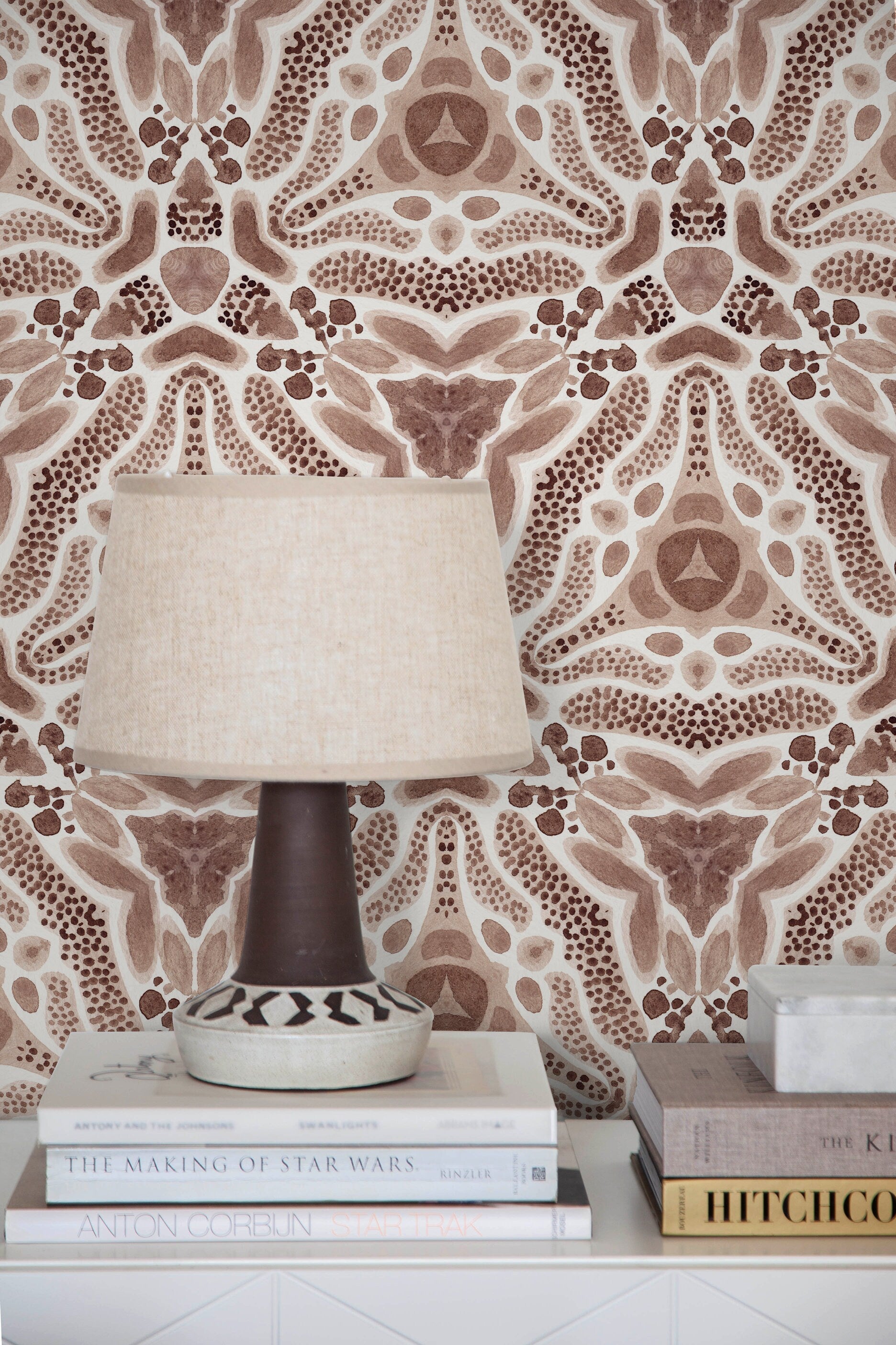 Abstract Wallpaper With A Bohemian Kaleidoscope Motif In Brown And Taupe - X042