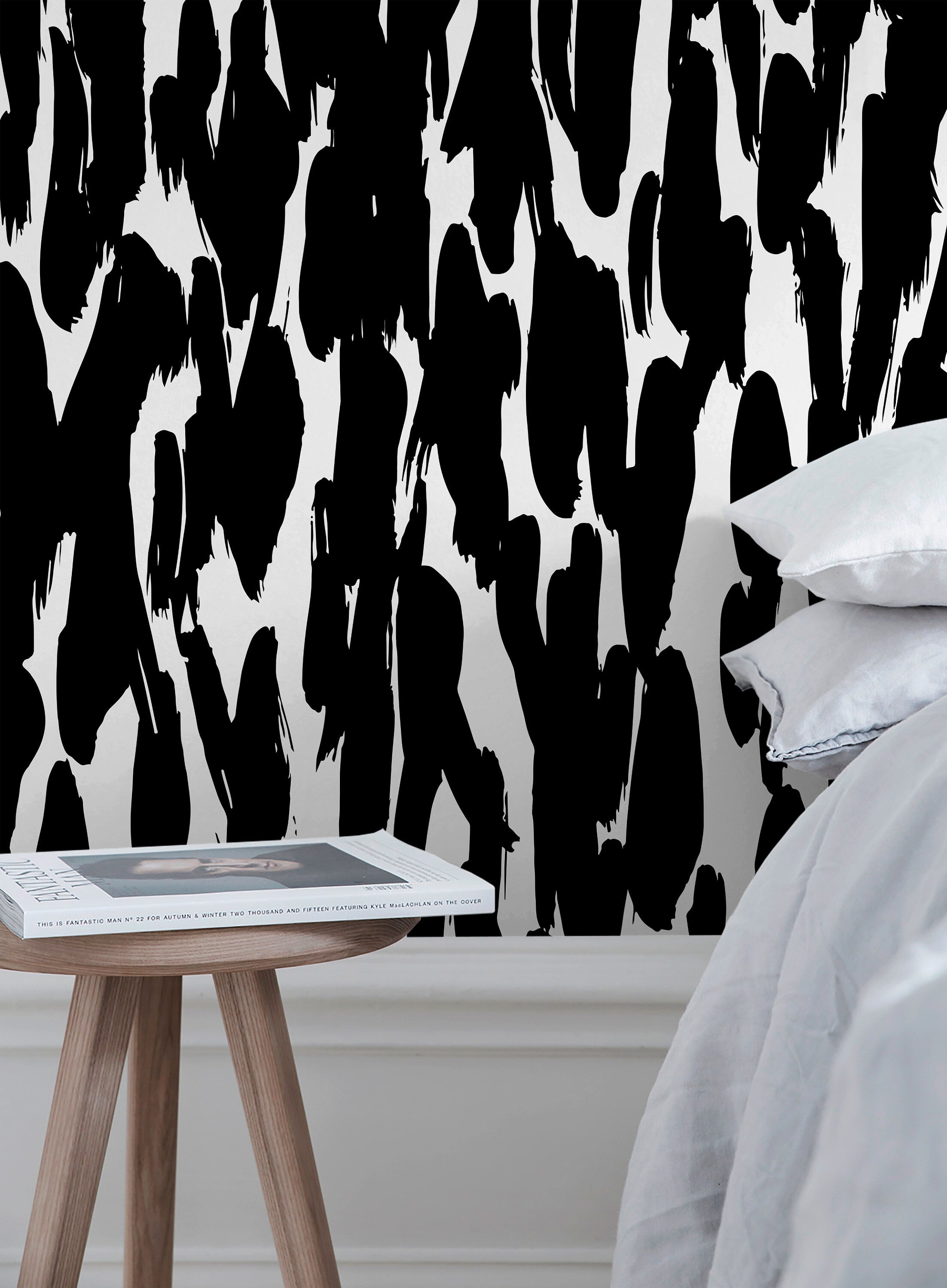 Abstract Wallpaper With Bold Brushstrokes In Black And White - X072