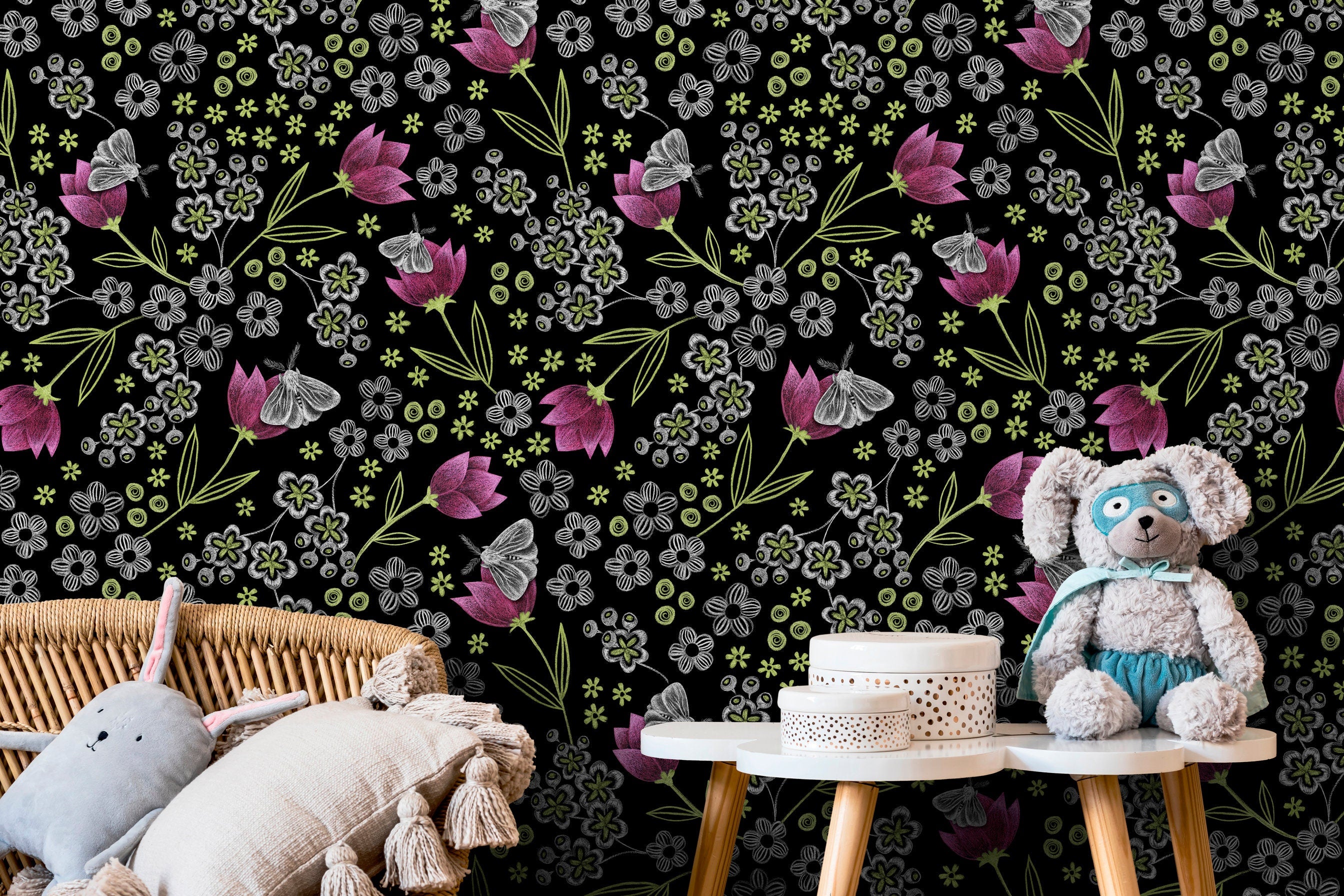 Chalkboard Wallpaper With Floral Motifs In Pink, Green, And White - X085