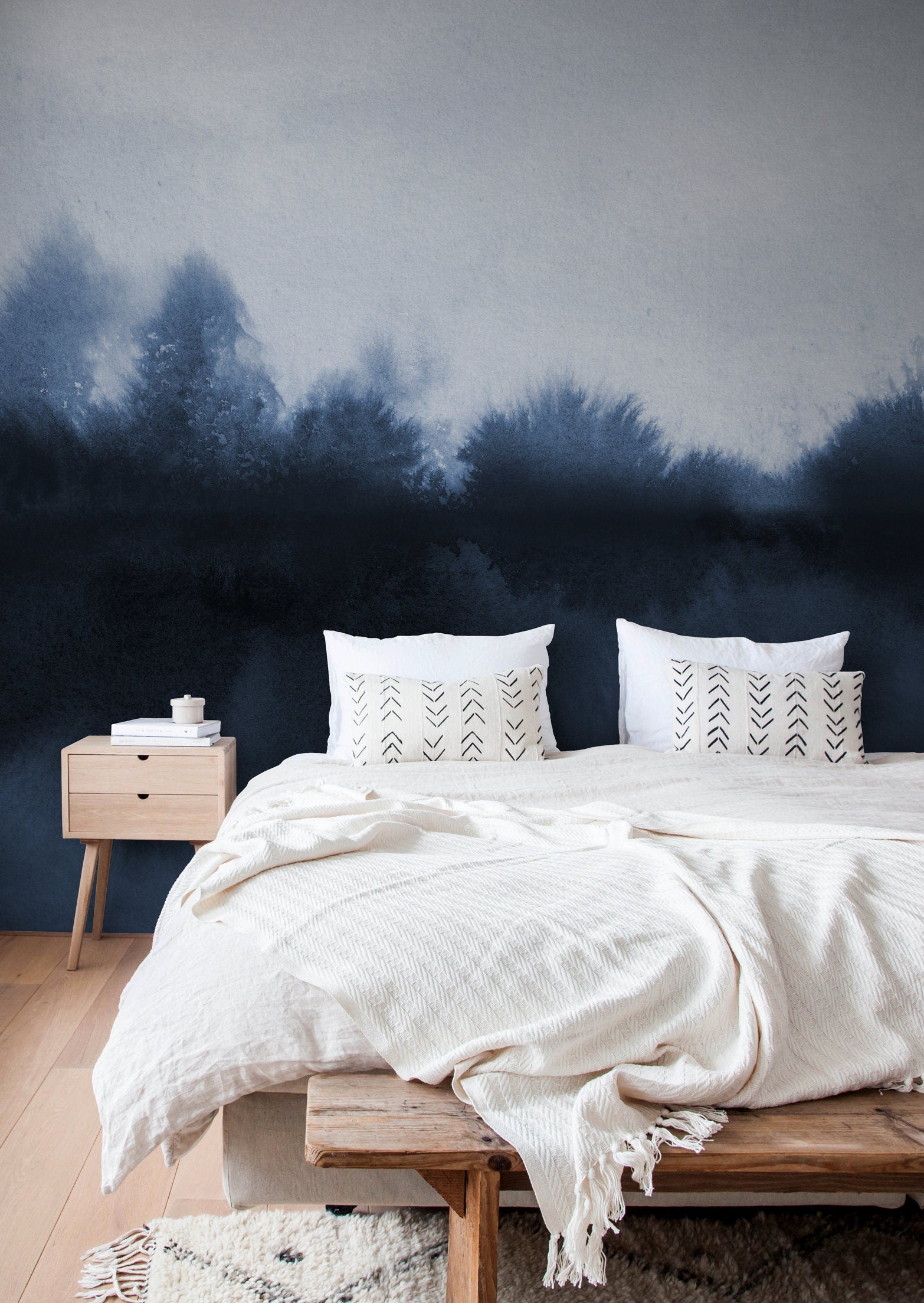 Watercolor Wallpaper With A Moody Ombre Wash In Navy Blue - X154