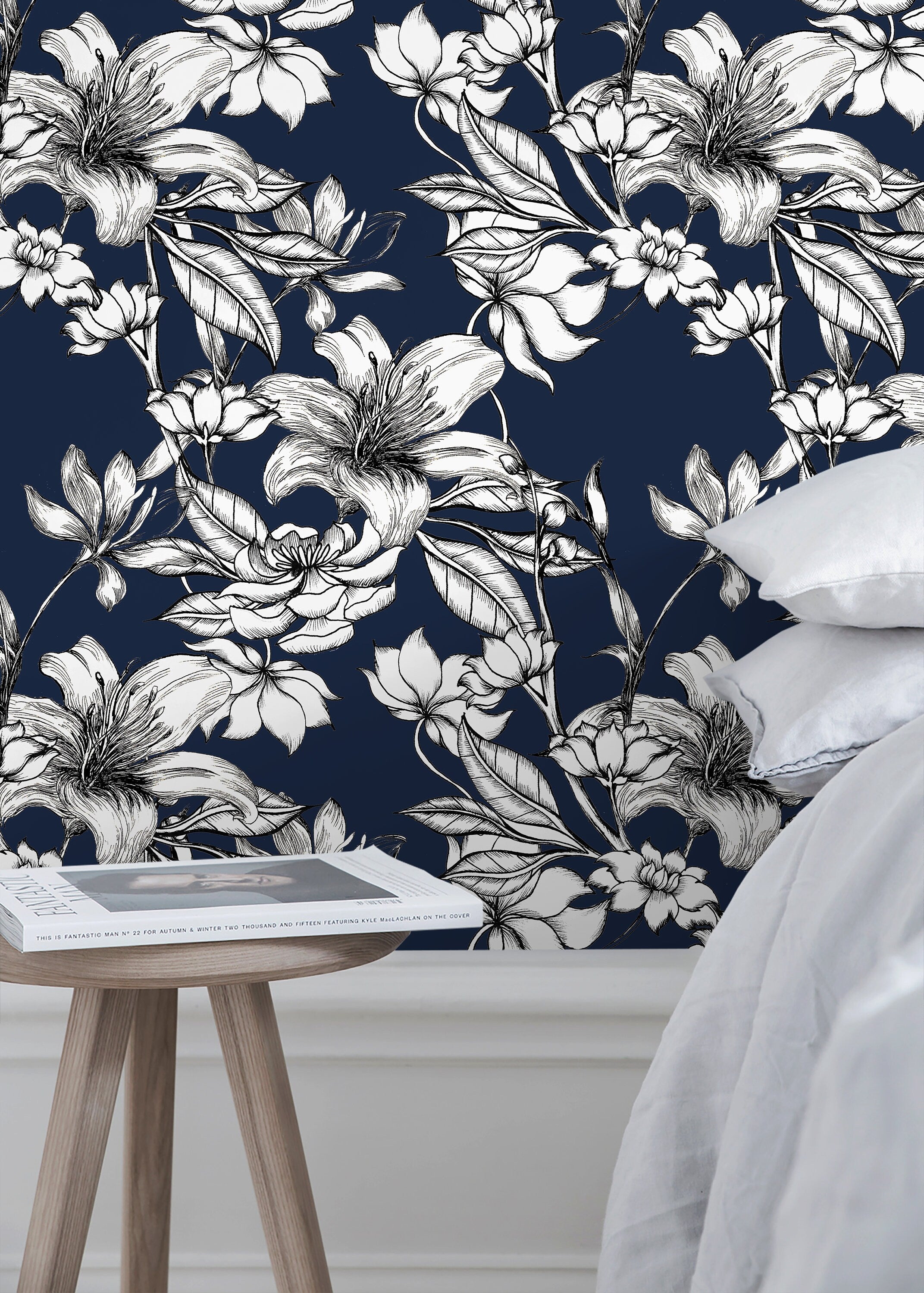 Floral Wallpaper Featuring Sketched Lilies In Navy Blue, White, And Black - A944