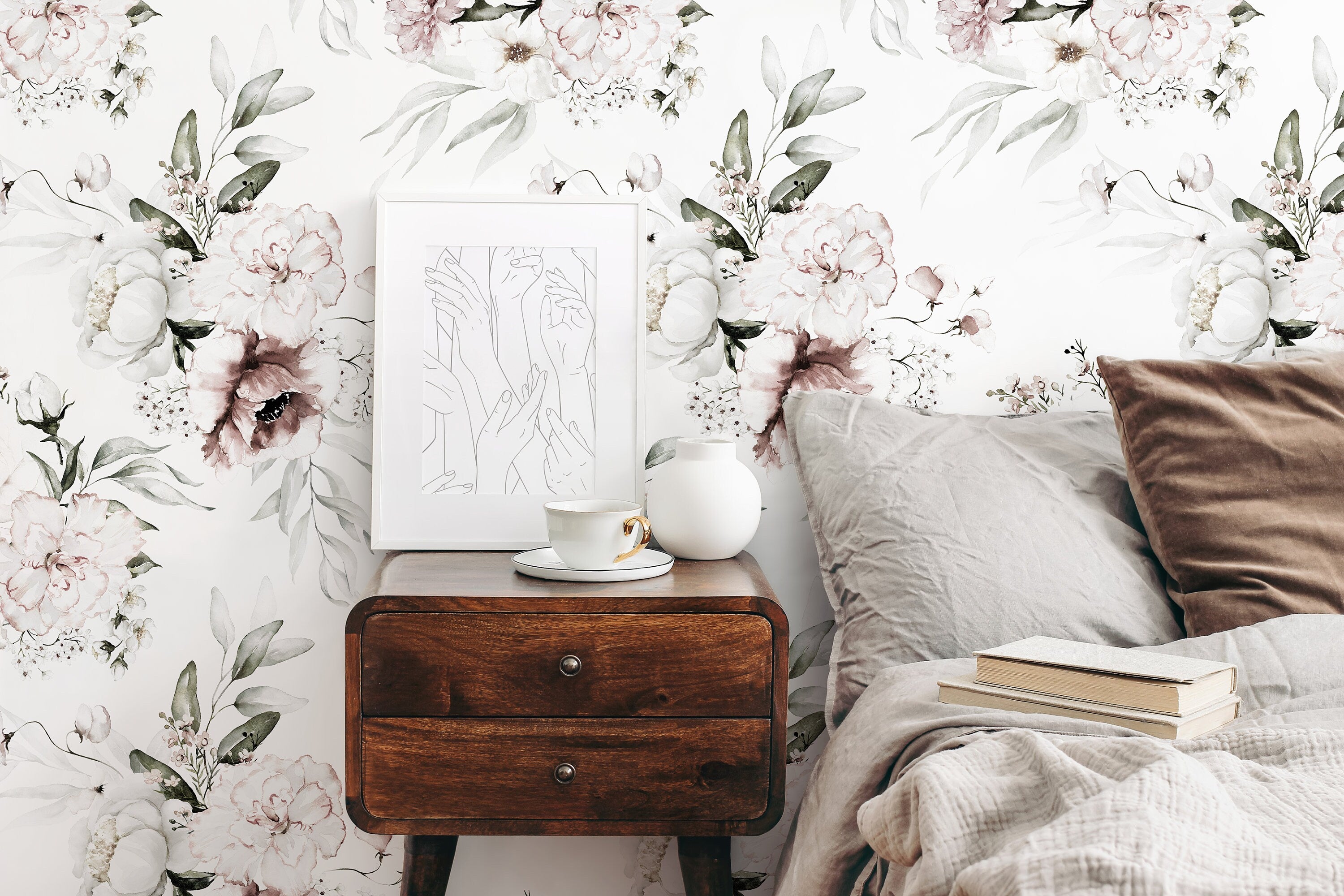 Floral Wallpaper Featuring Vintage Peony Blooms In Neutral, Mauve, And Green - D023