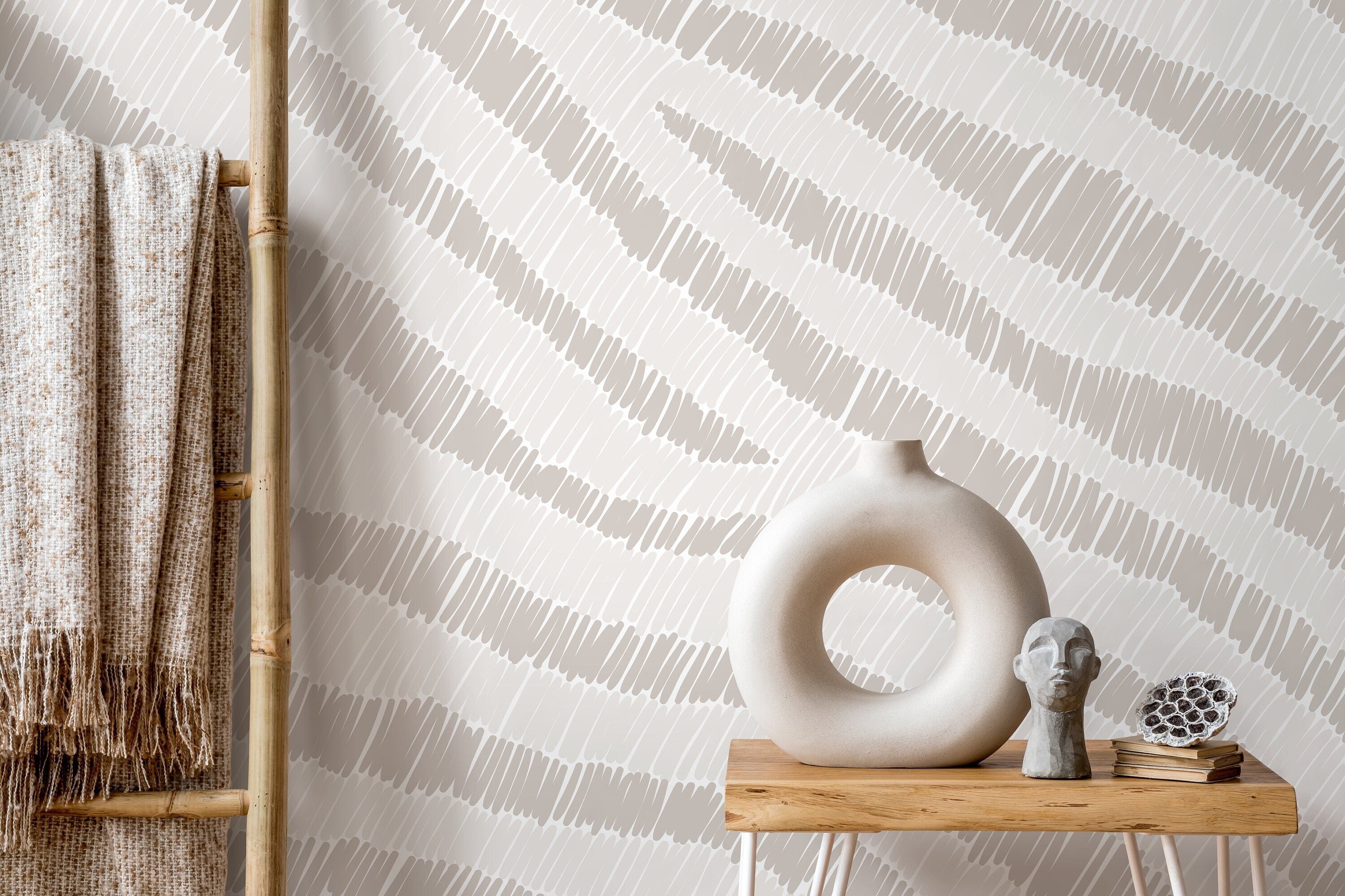 Abstract Wallpaper With Sketched Wavy Lines In Beige And Cream - D050