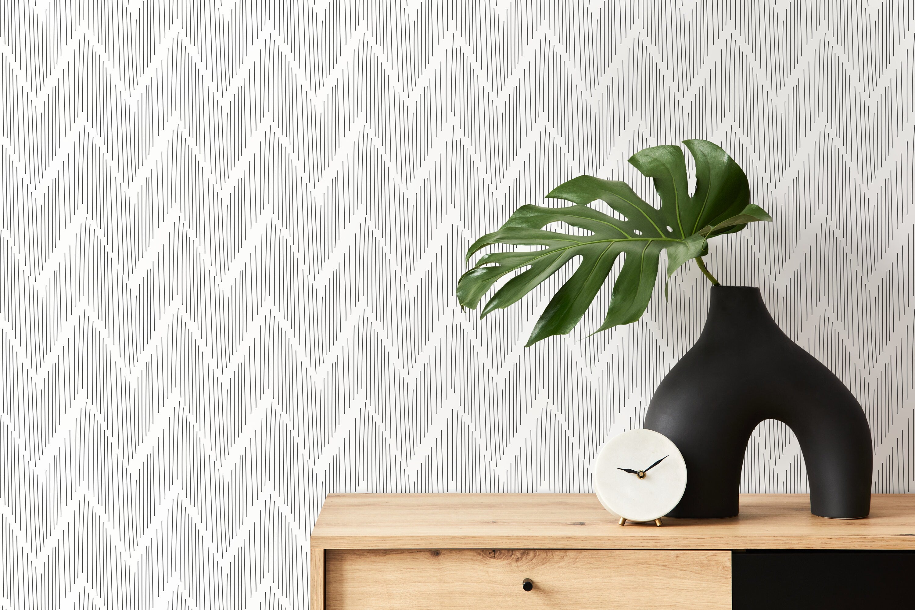 Chevron Wallpaper With A Hand-drawn Line Motif In Black - D001