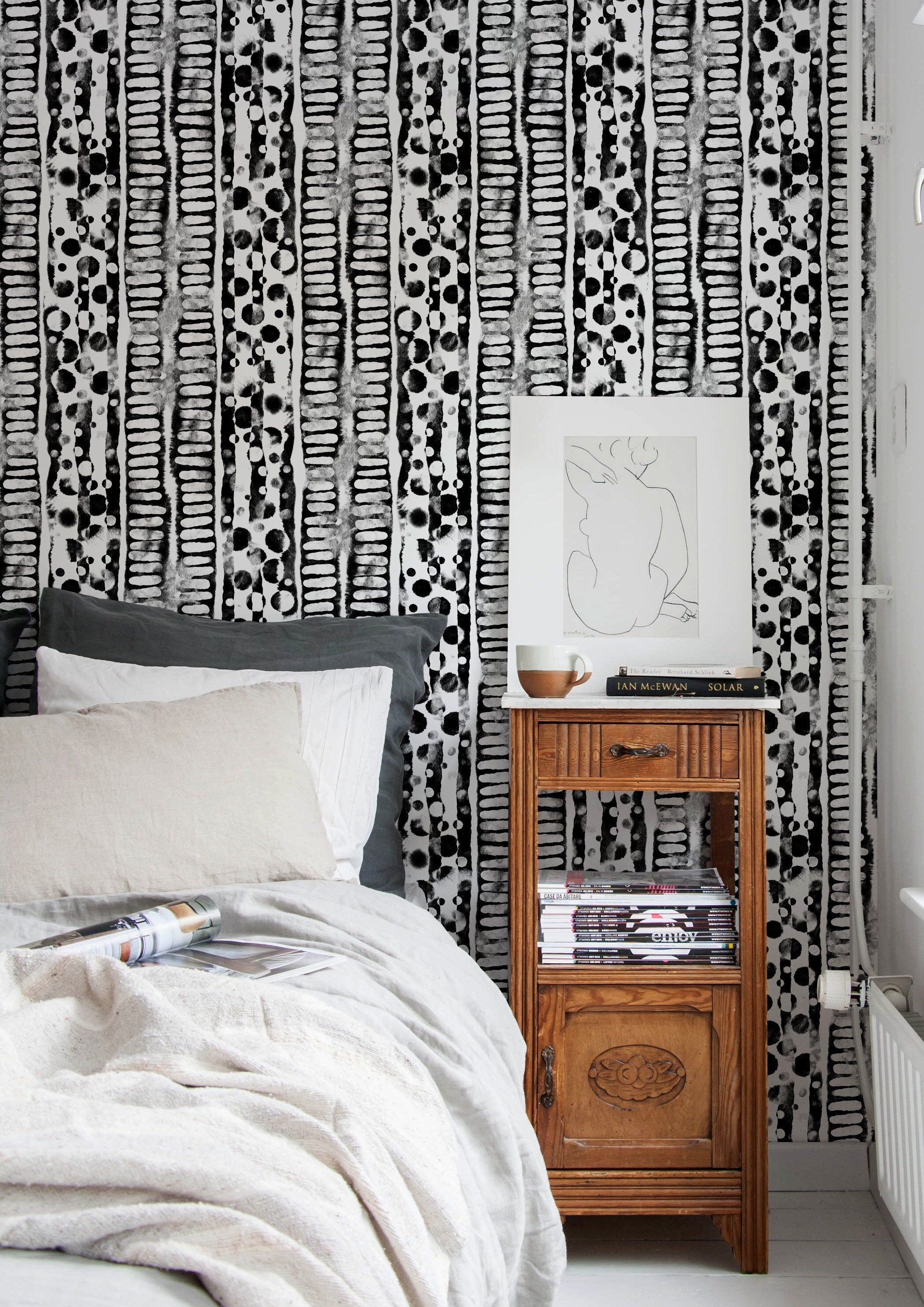 Abstract Wallpaper With Painterly Stripes And Dots In Black And White - X116