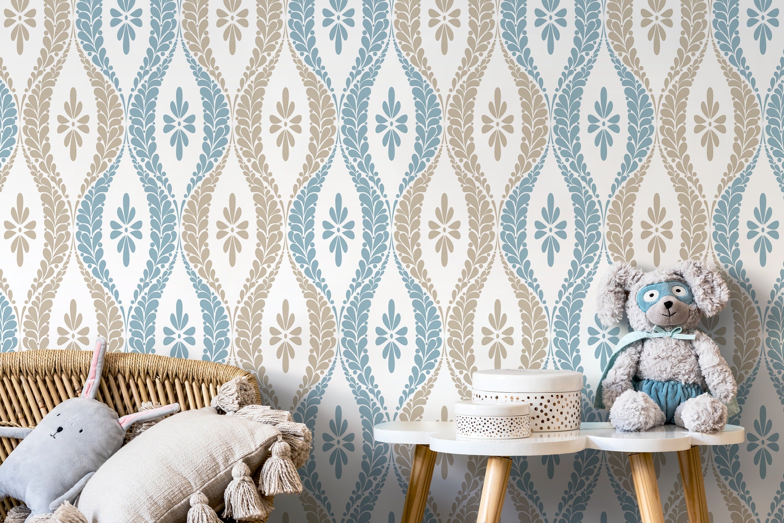 Vintage Wallpaper With A Damask Inspired Motif In Blue And Beige - D172