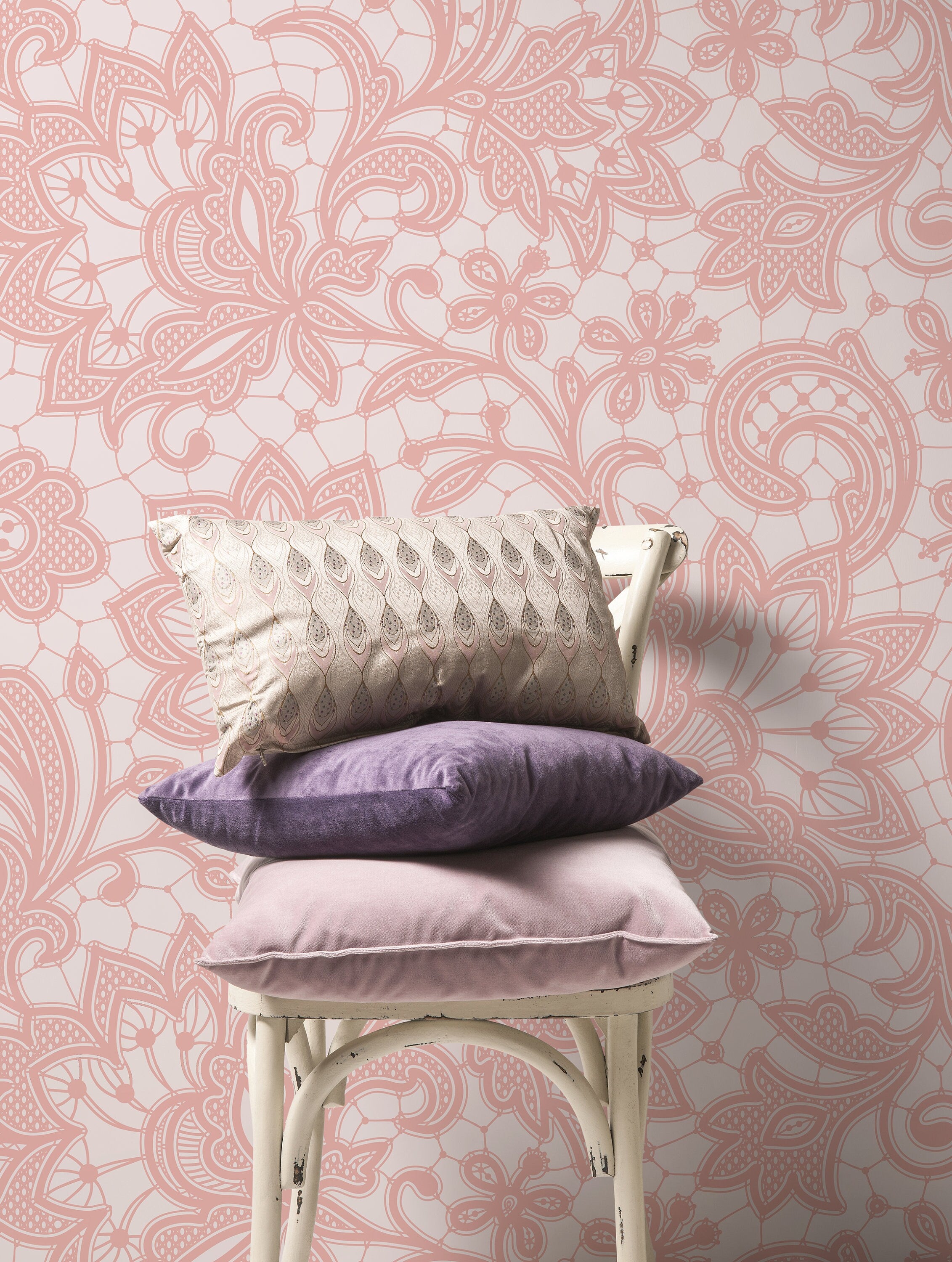 Lace Wallpaper With An Intricate Floral Motif In Pink - D211