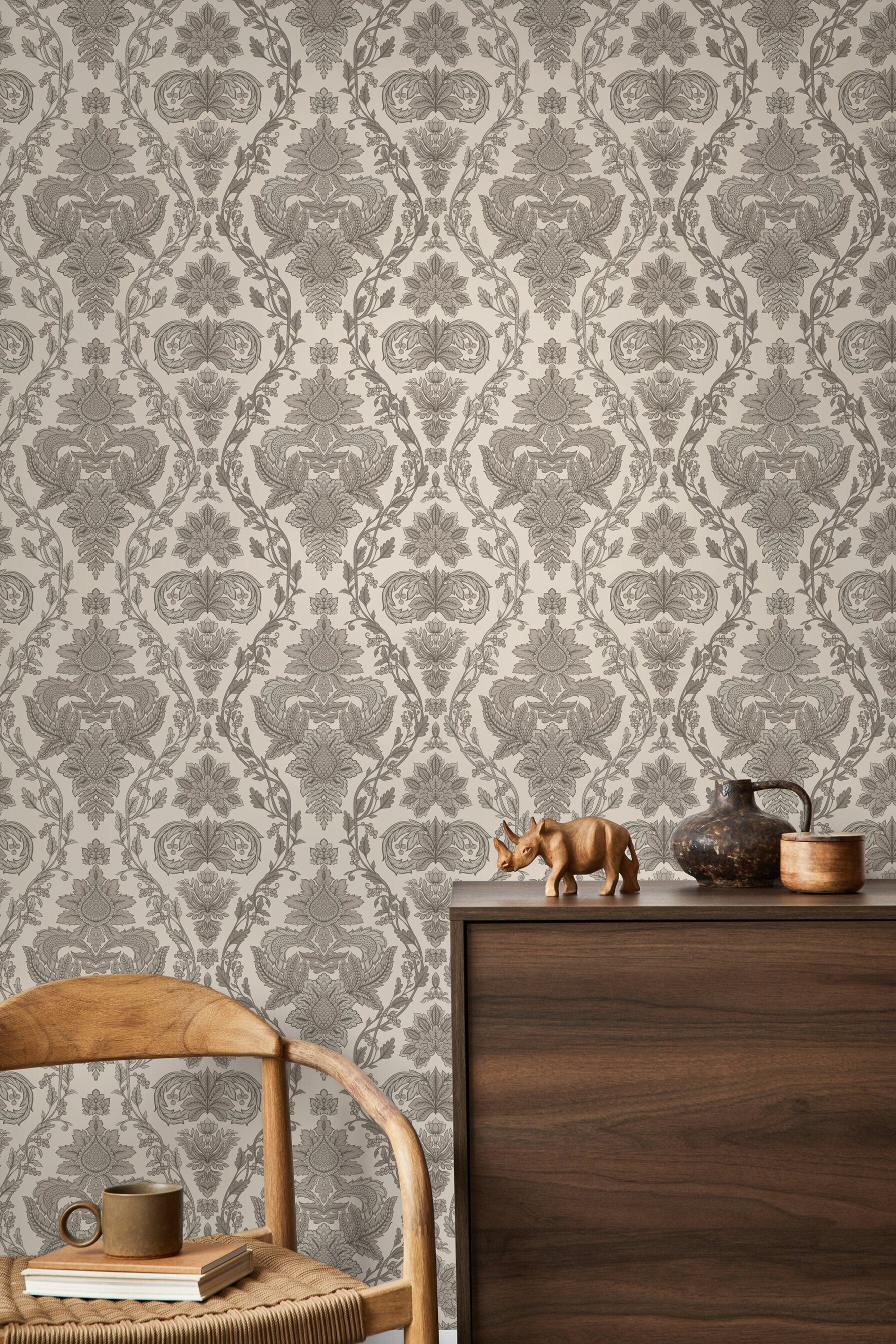 Damask Wallpaper With An Intricate Victorian Motif In Beige And Grey - D226