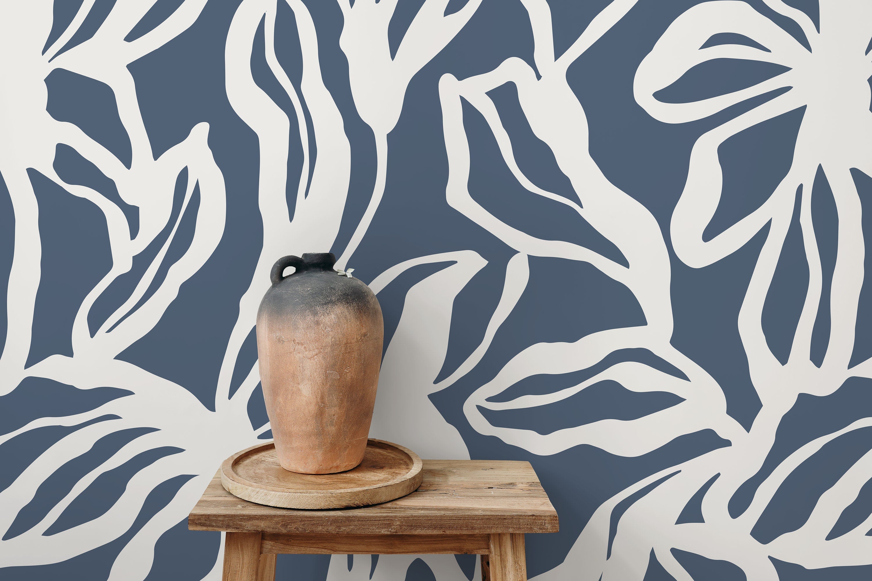 Abstract Floral Wallpaper With Bold Silhouettes In Navy And Cream - D285