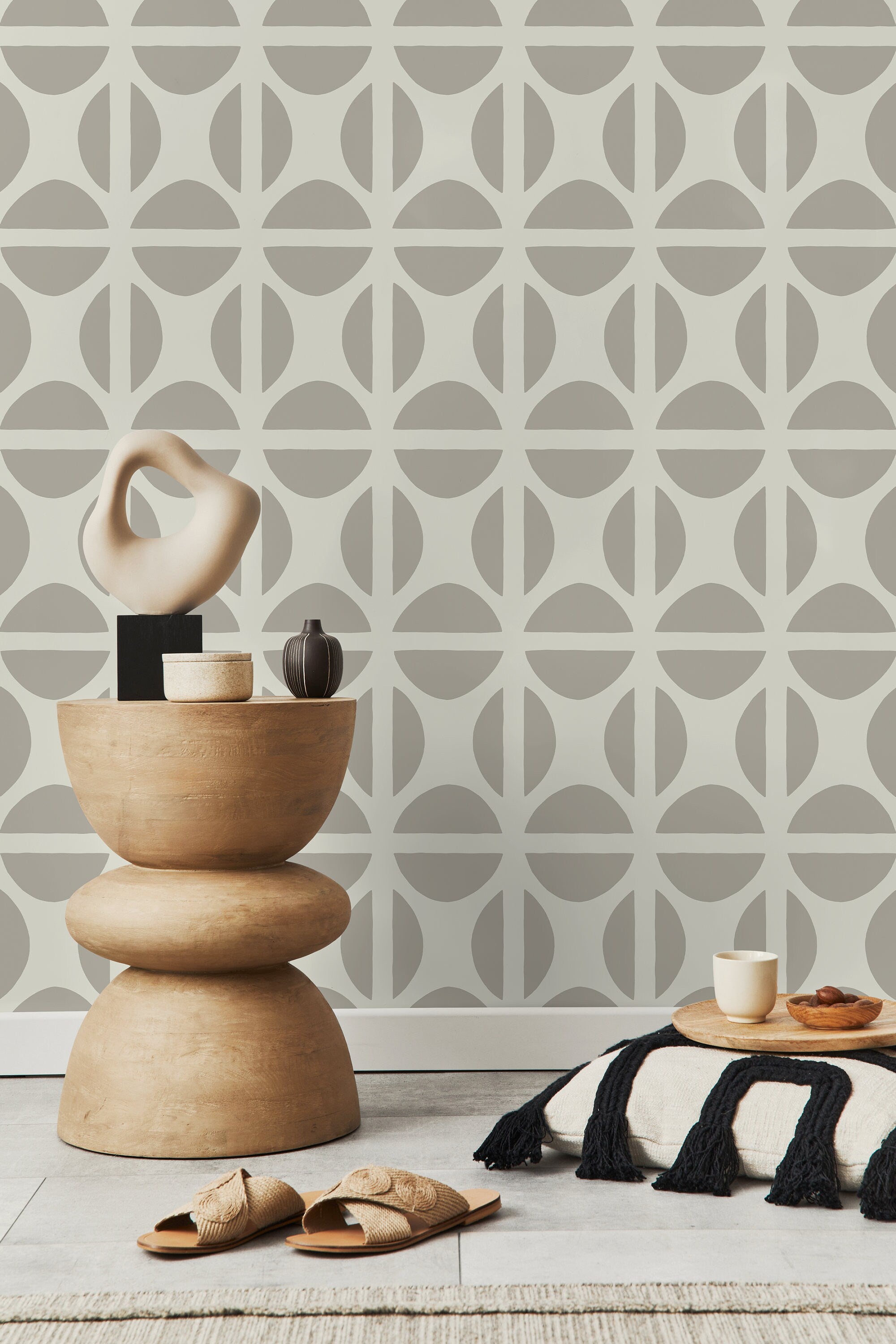 Geometric Wallpaper With A Modern Circle Grid In Beige And Taupe - D333