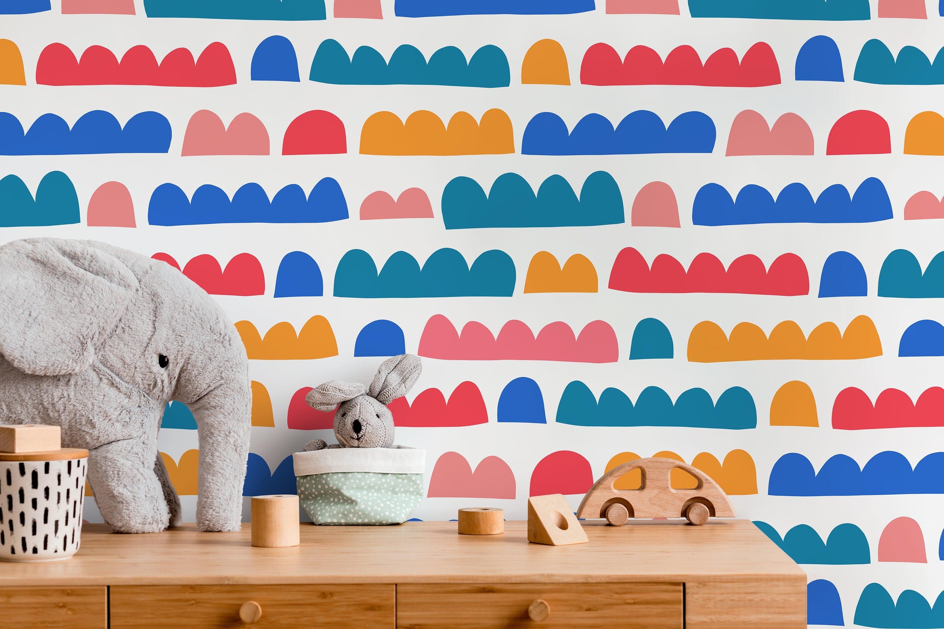 Abstract Wallpaper With Modern Scalloped Shapes In Red, Blue, And Yellow - D337