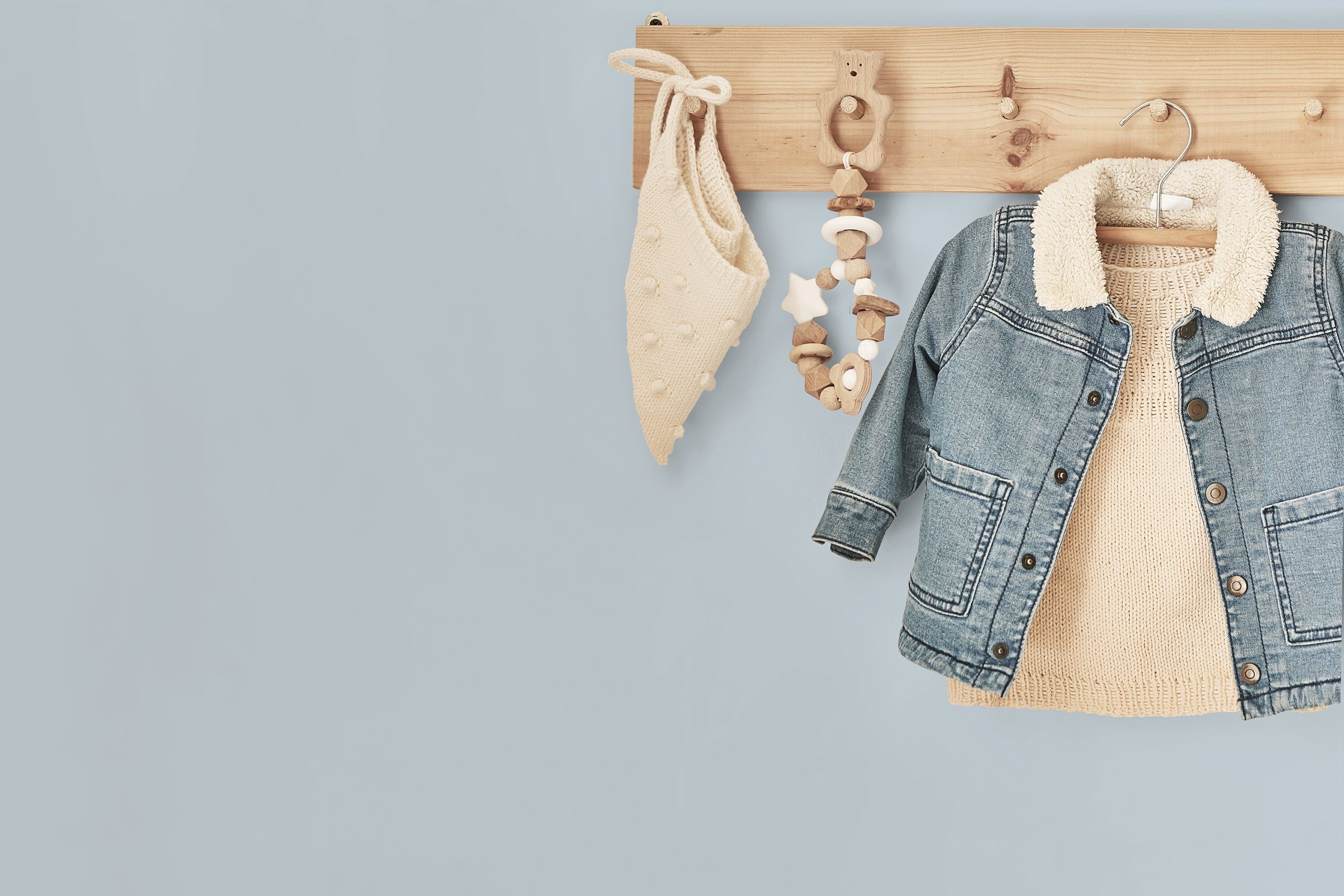 Solid Color Wallpaper With A Minimalist Style In Light Grayish Blue - D440