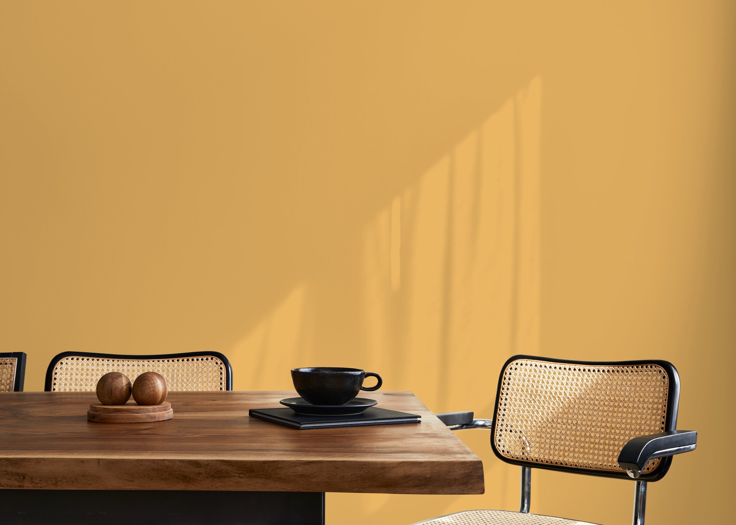Solid Color Wallpaper Featuring A Warm Earth Yellow - D458