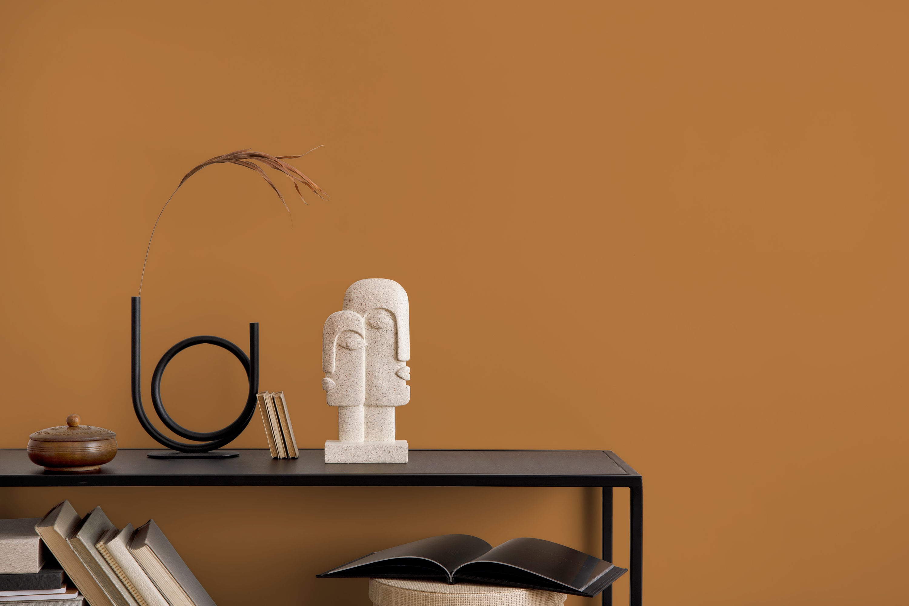 Textured Wallpaper With A Solid Color Design In Bronze - D460