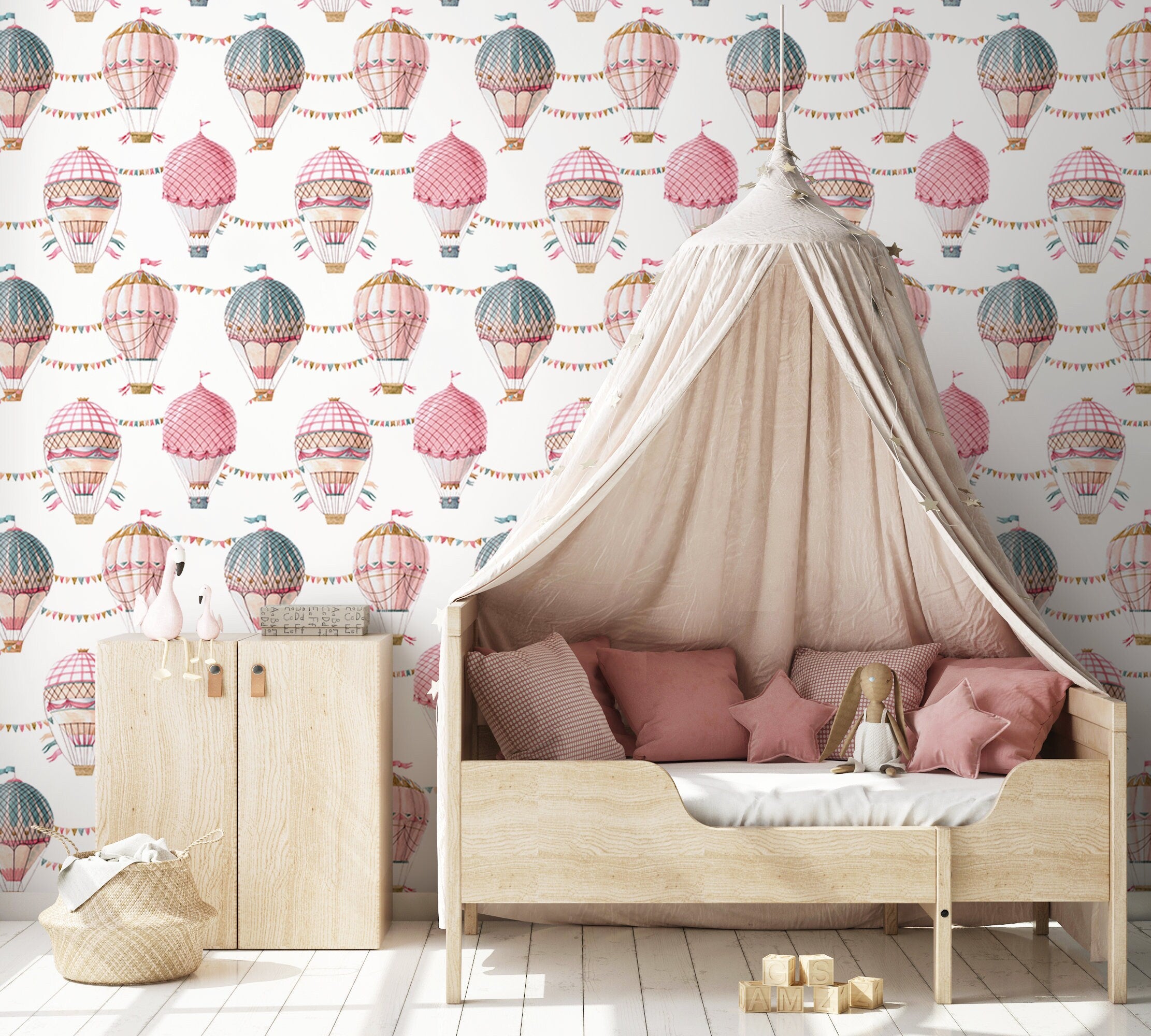 Nursery Wallpaper With Whimsical Hot Air Balloons In Pink, Blue, And Gold - D532