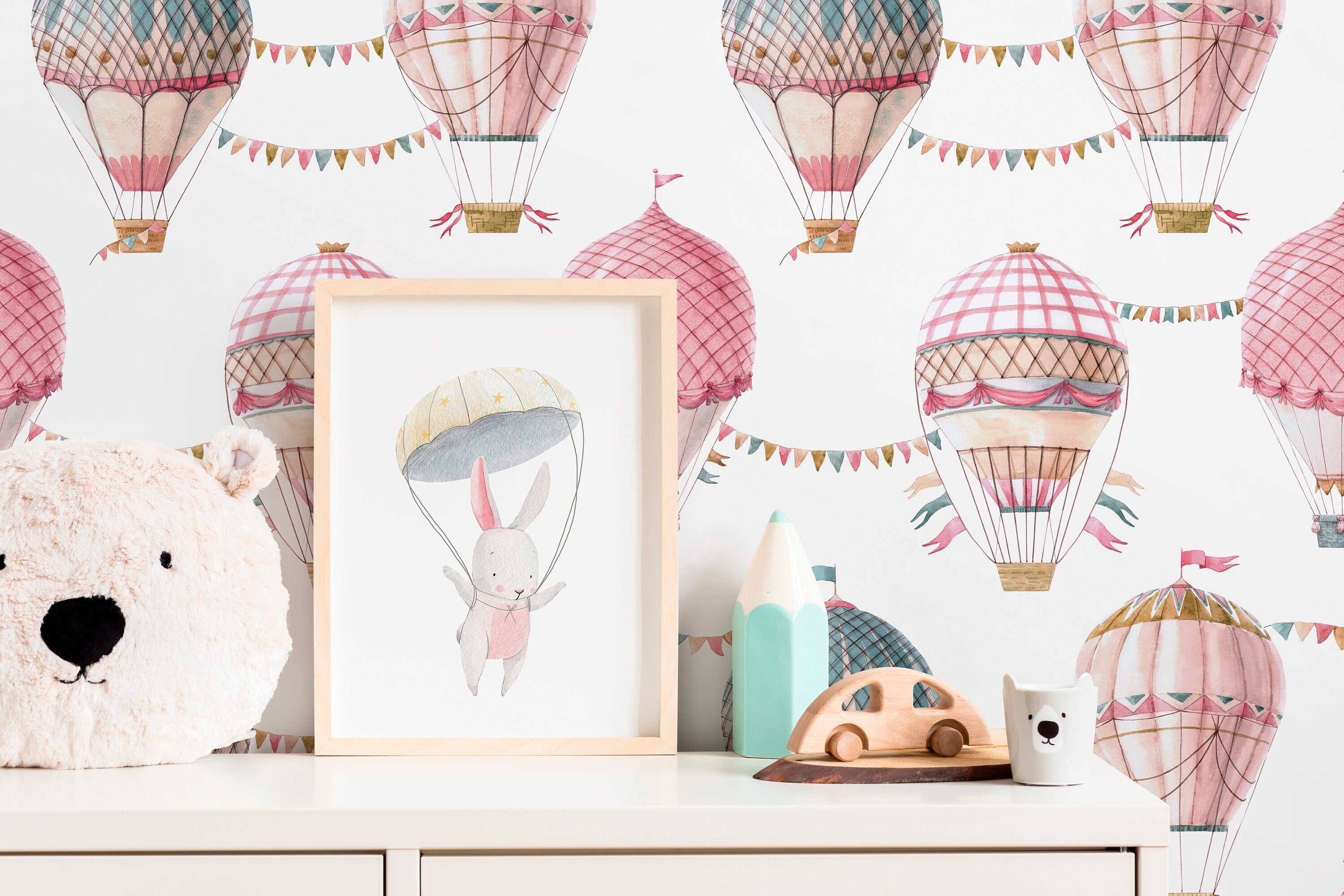 Nursery Wallpaper With Whimsical Hot Air Balloons In Pink, Blue, And Gold - D532