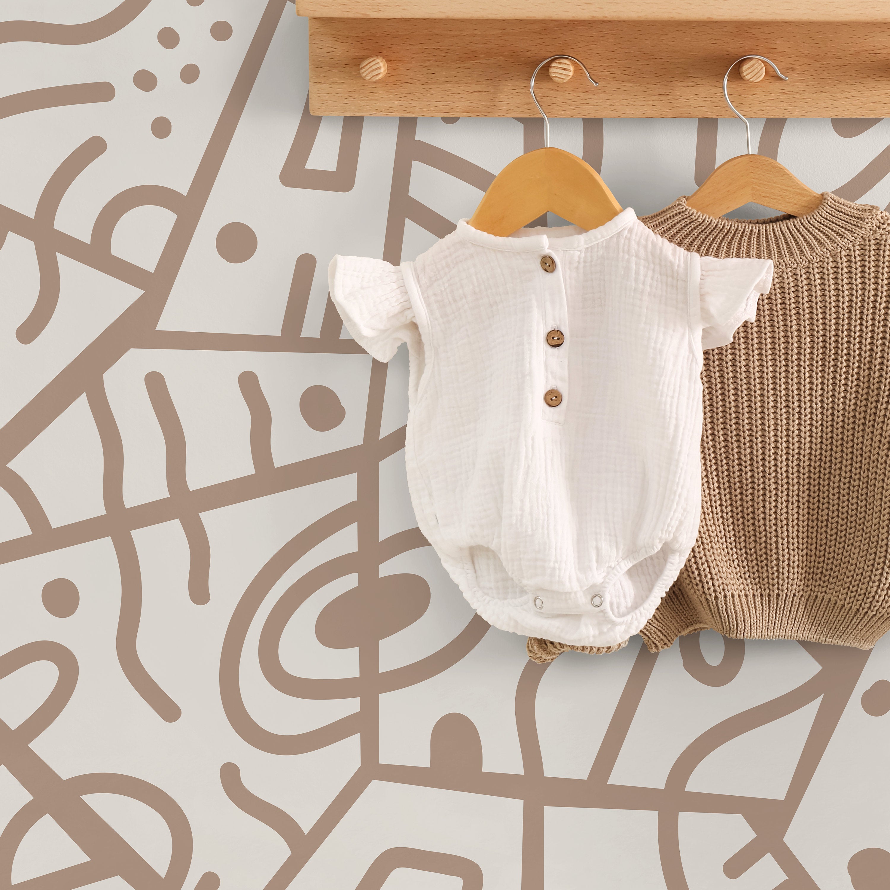 Ethnic Wallpaper Featuring An Abstract Tribal Motif In Beige - D550