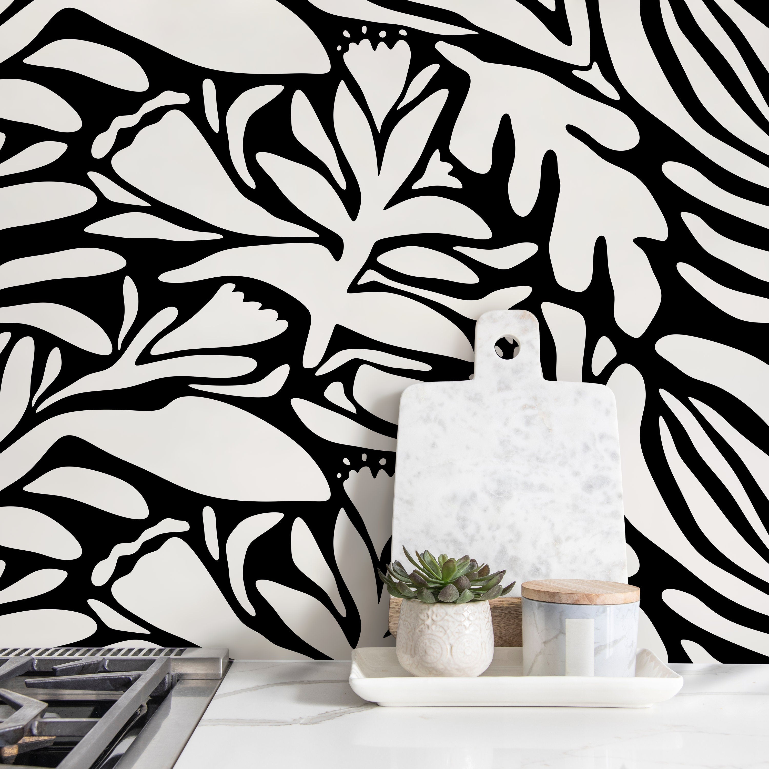 Abstract Wallpaper With A Bold Floral Motif In Black And White - D703