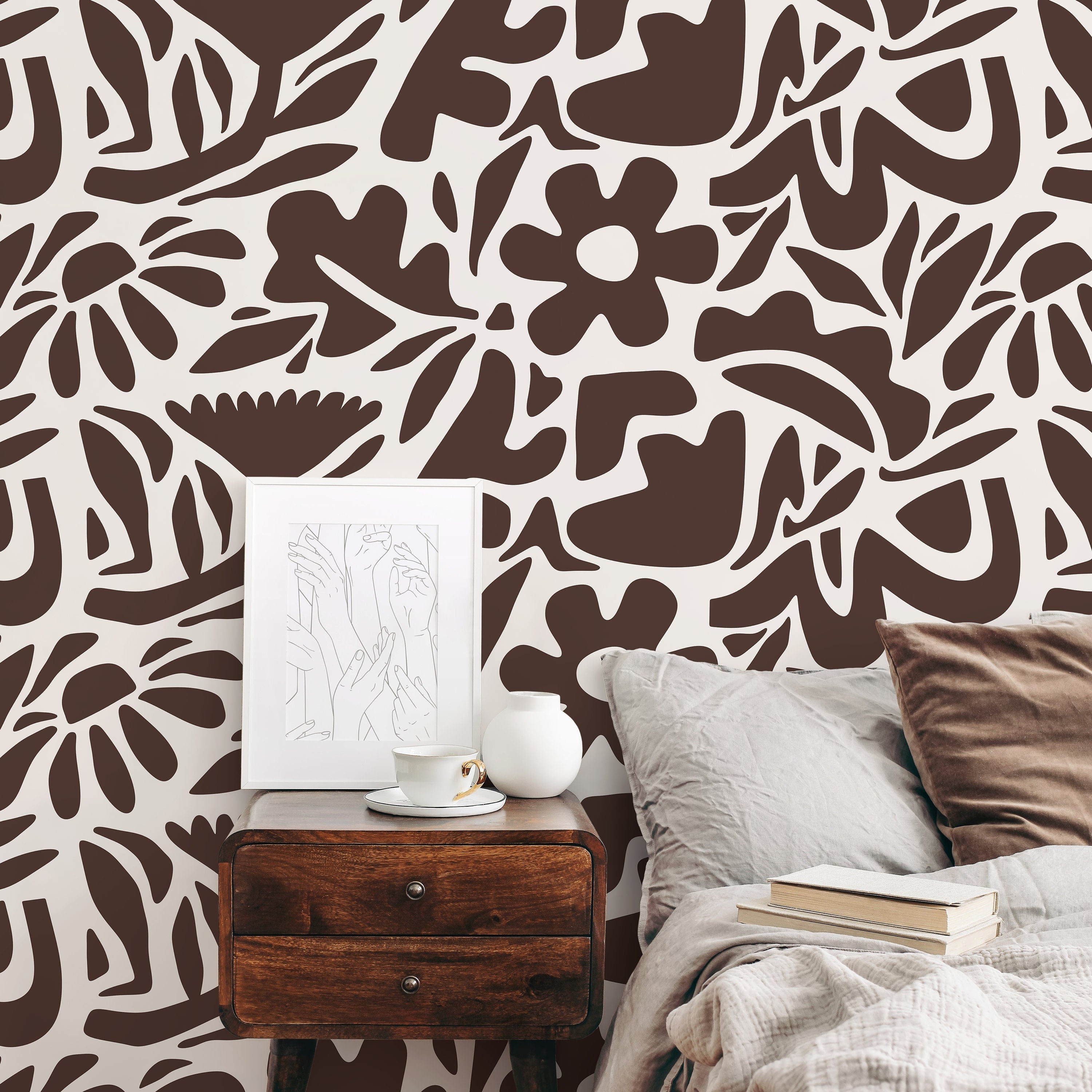 Abstract Floral Wallpaper With A Boho Botanical Motif In Brown And Cream - D673
