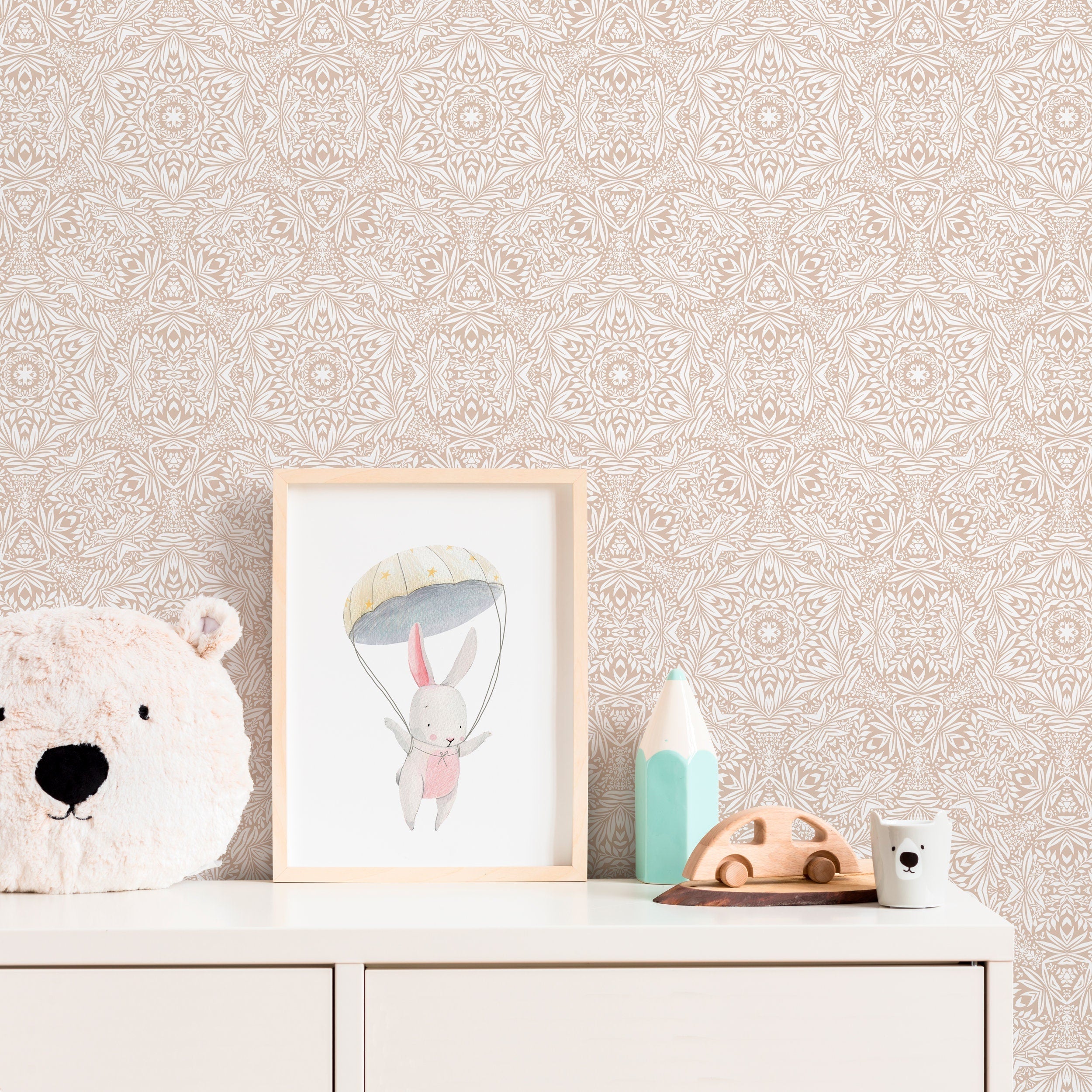 Damask Wallpaper With An Intricate Botanical Mandala Motif In Beige And White - X053