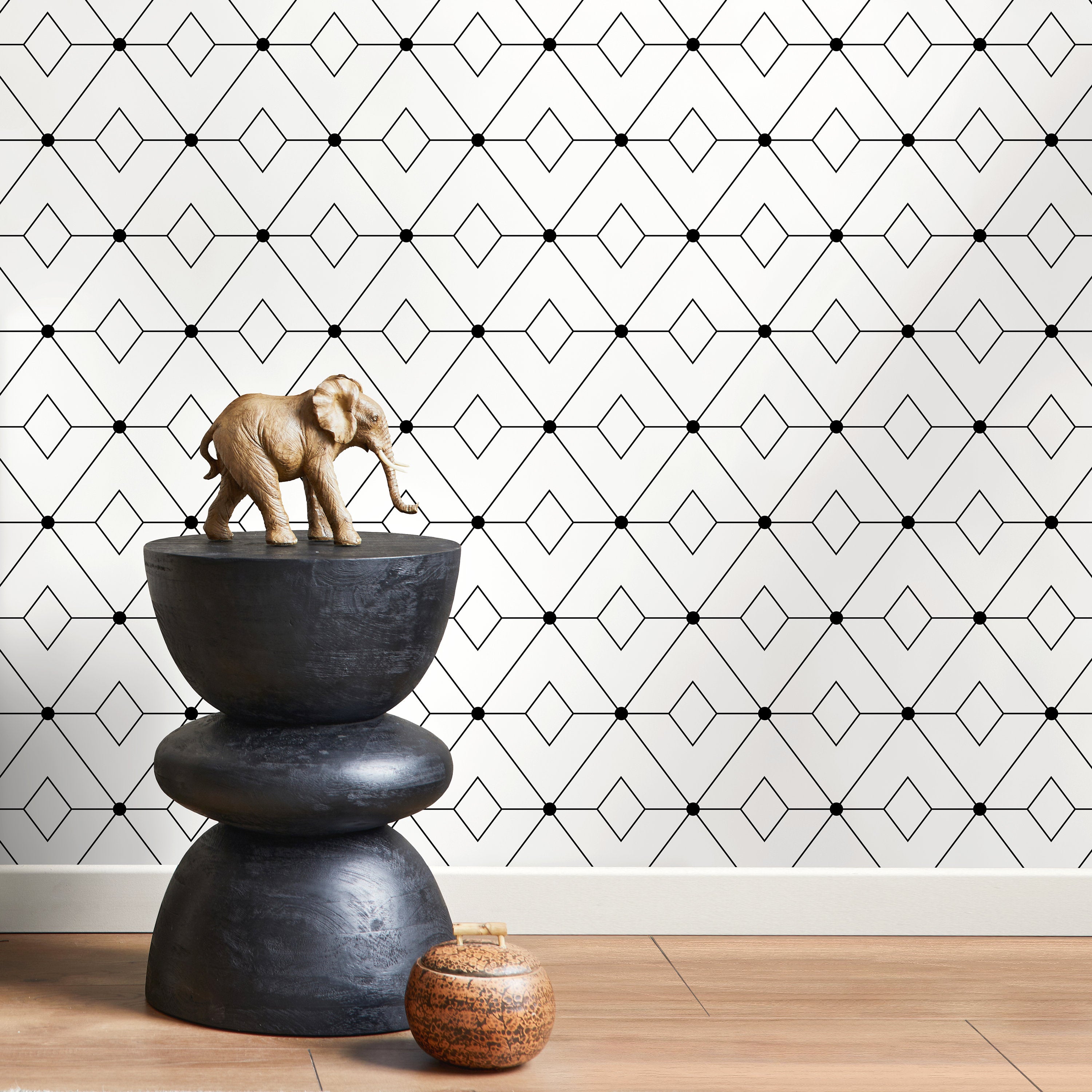 Geometric Wallpaper With A Modern Diamond Line Motif In Black And White - B106