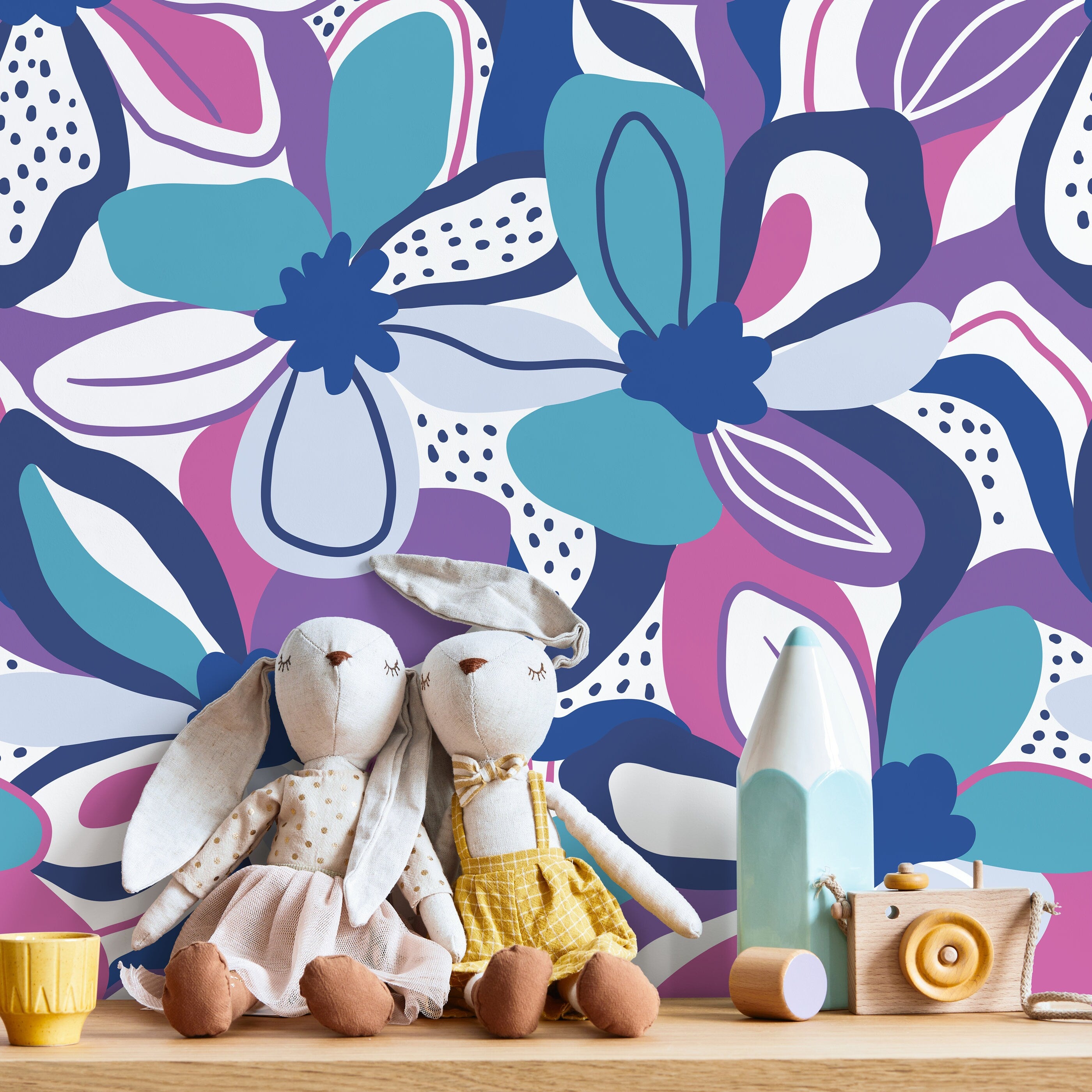 Floral Wallpaper With Graphic Blooms In Purple, Blue, And Pink - D656