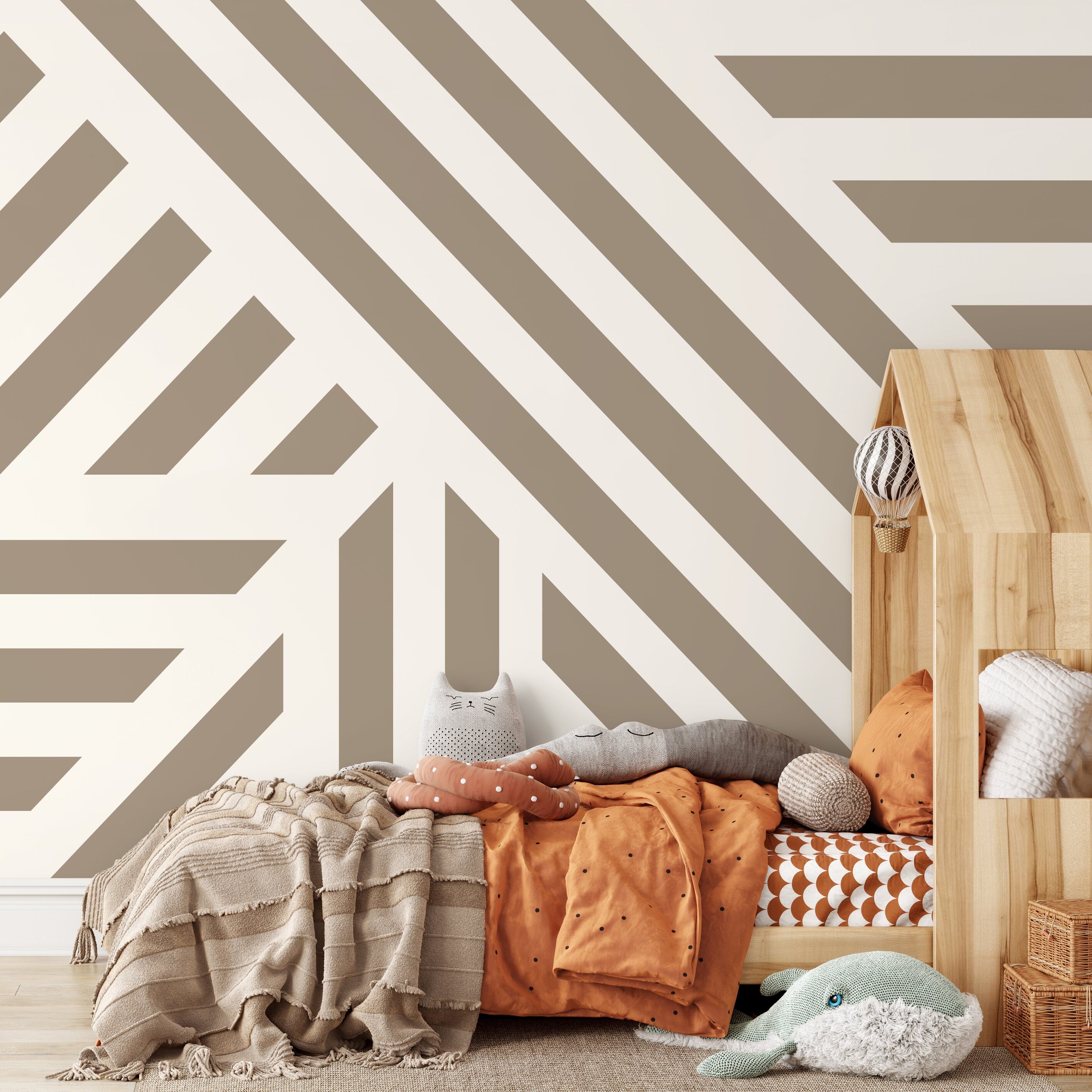 Geometric Wallpaper With Bold Diagonal Stripes In Beige And Off-white - D734