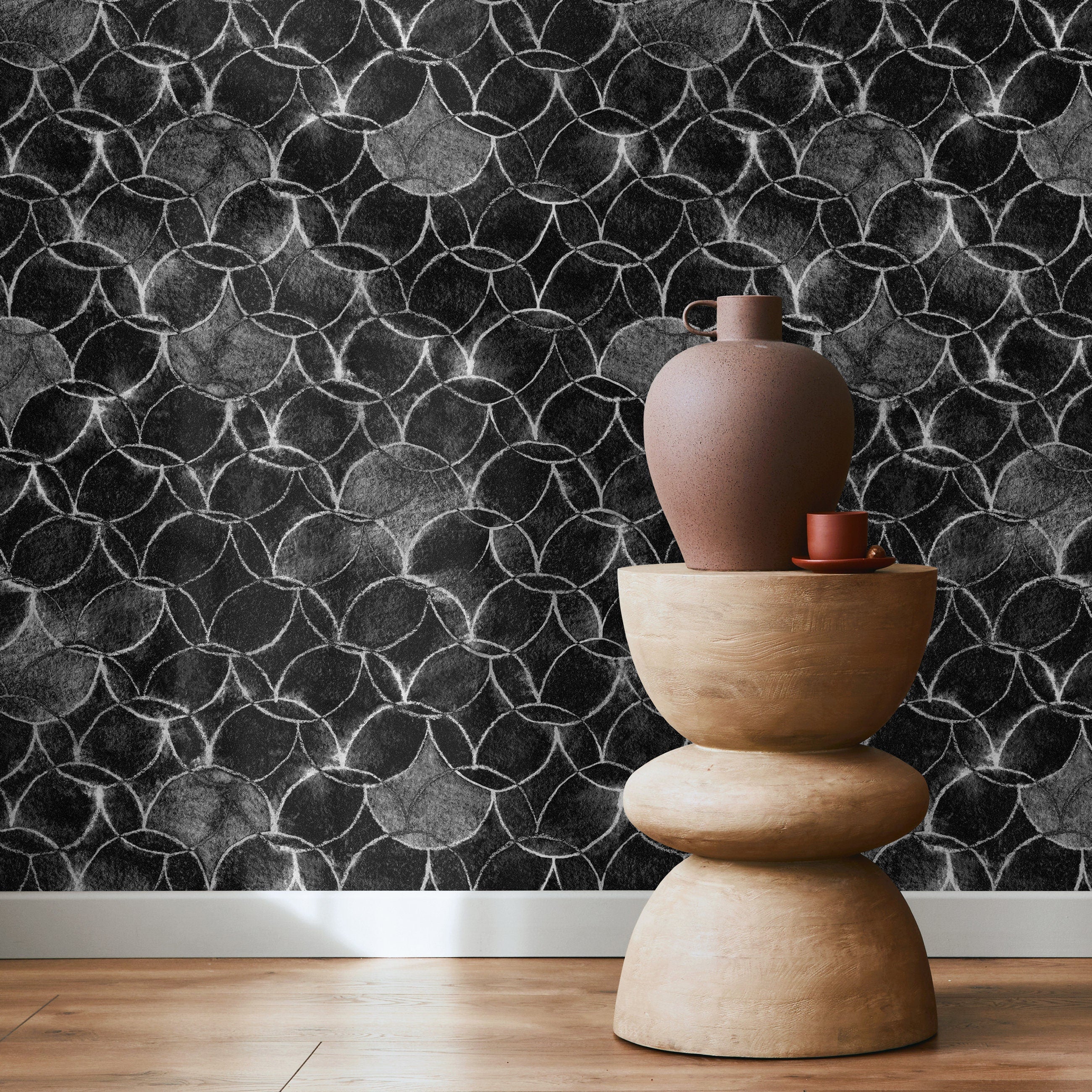 Geometric Wallpaper With Interlocking Circles In Black, White, And Gray - X076