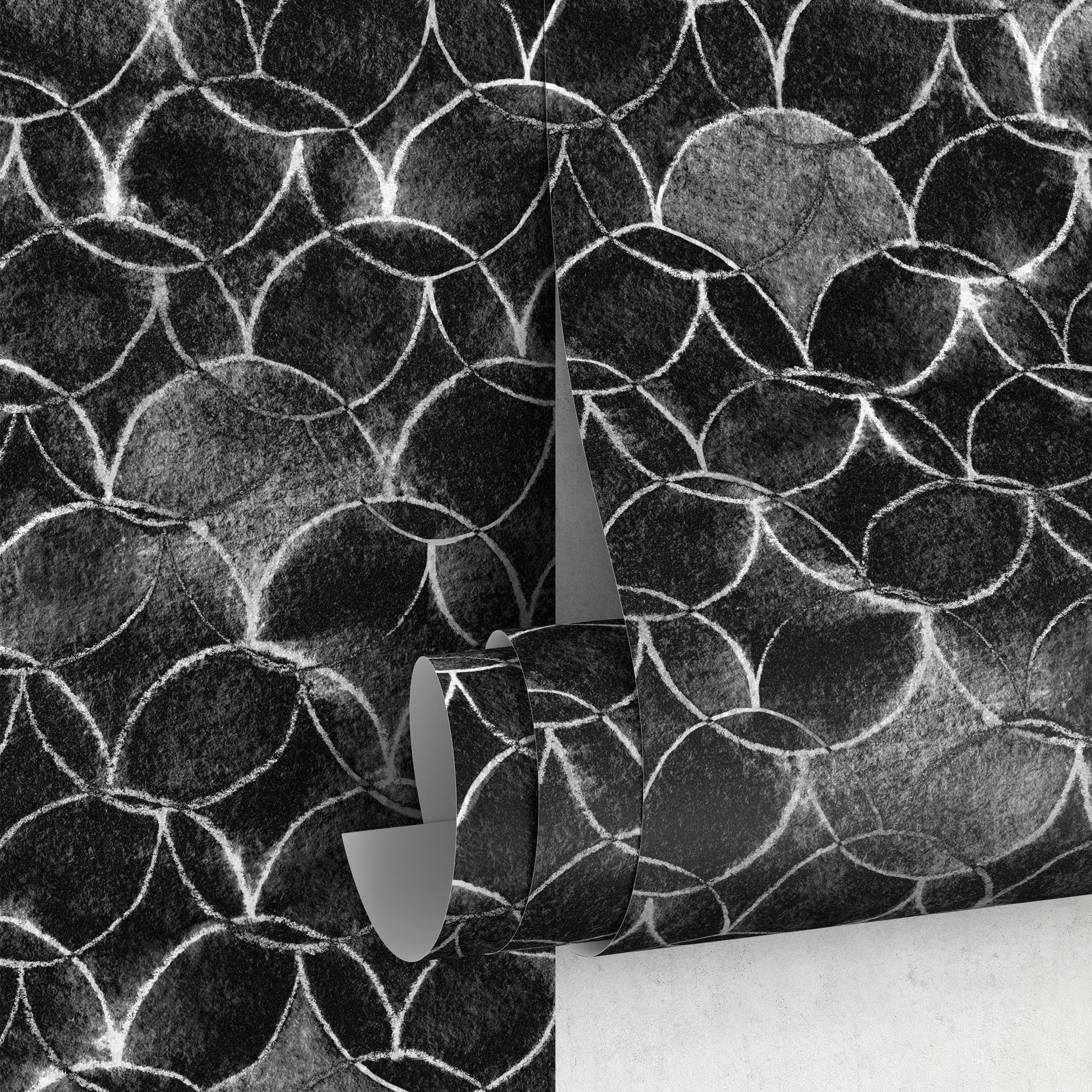 Geometric Wallpaper With Interlocking Circles In Black, White, And Gray - X076