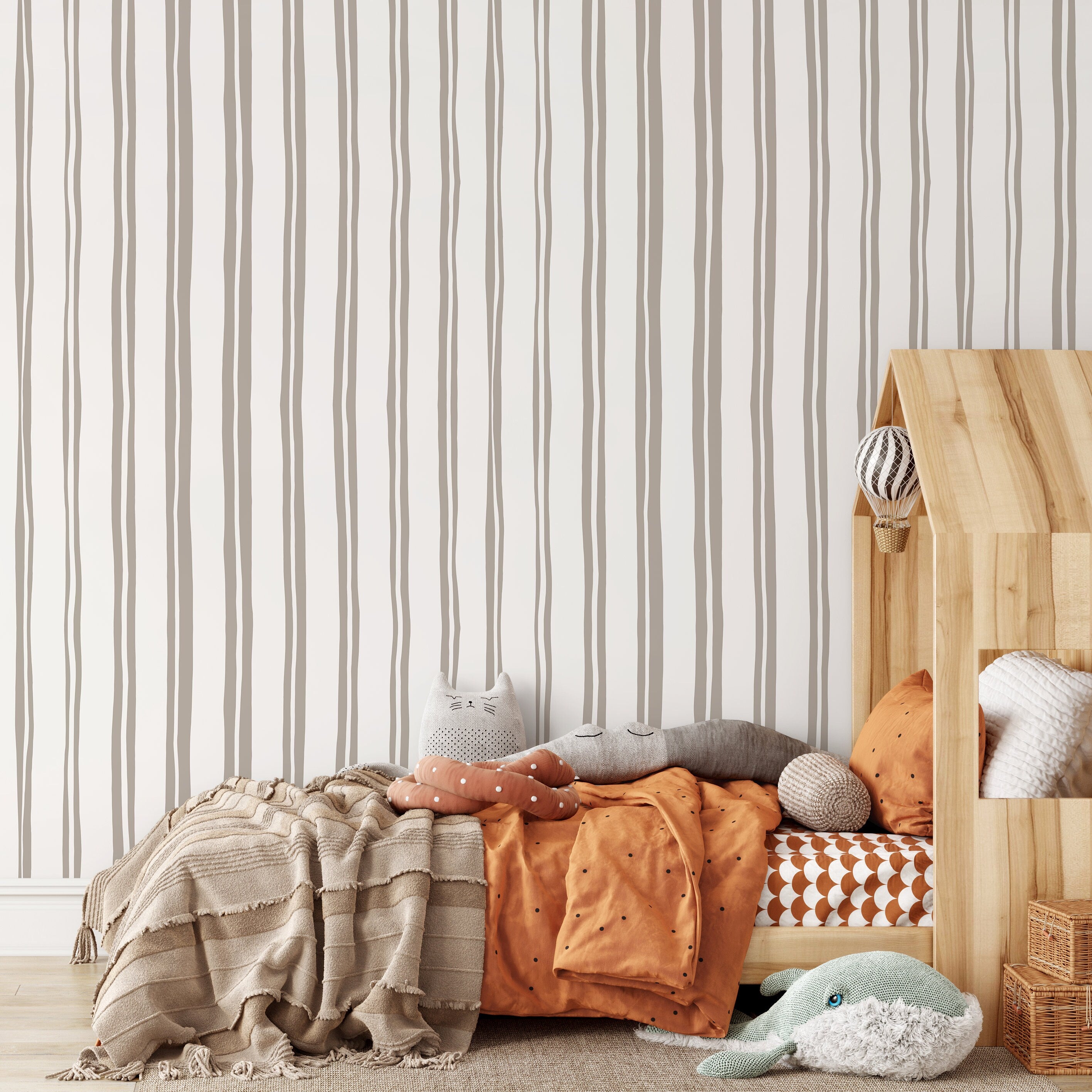 Striped Wallpaper With Wavy Hand-drawn Lines In Taupe - D763