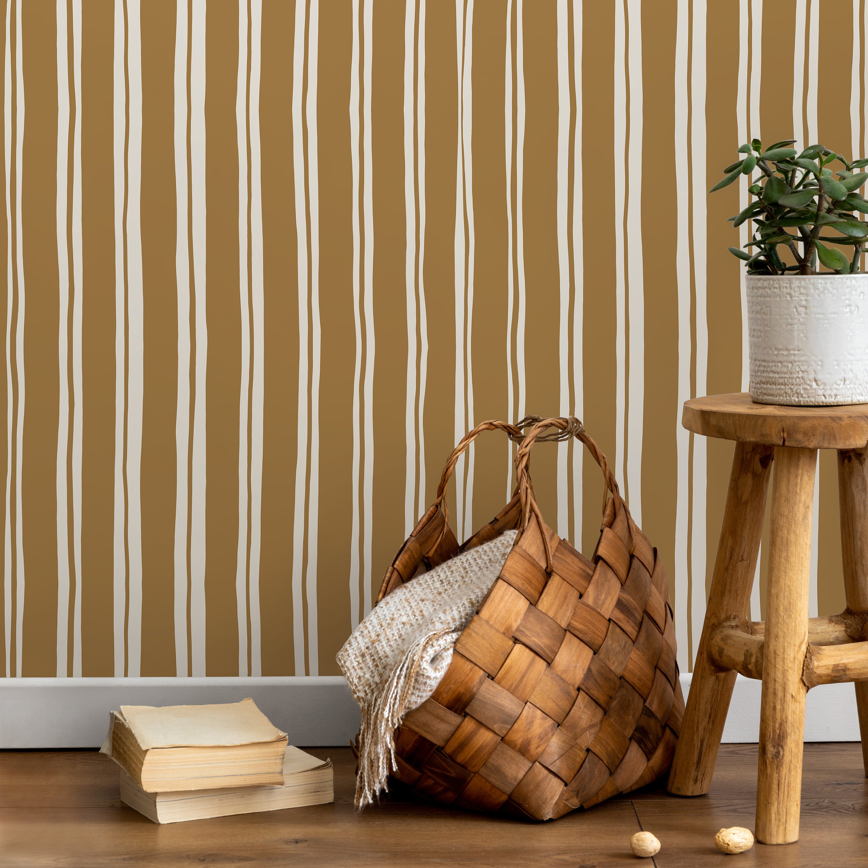 Striped Wallpaper With Organic Wavy Lines In Mustard And Off-white - D767
