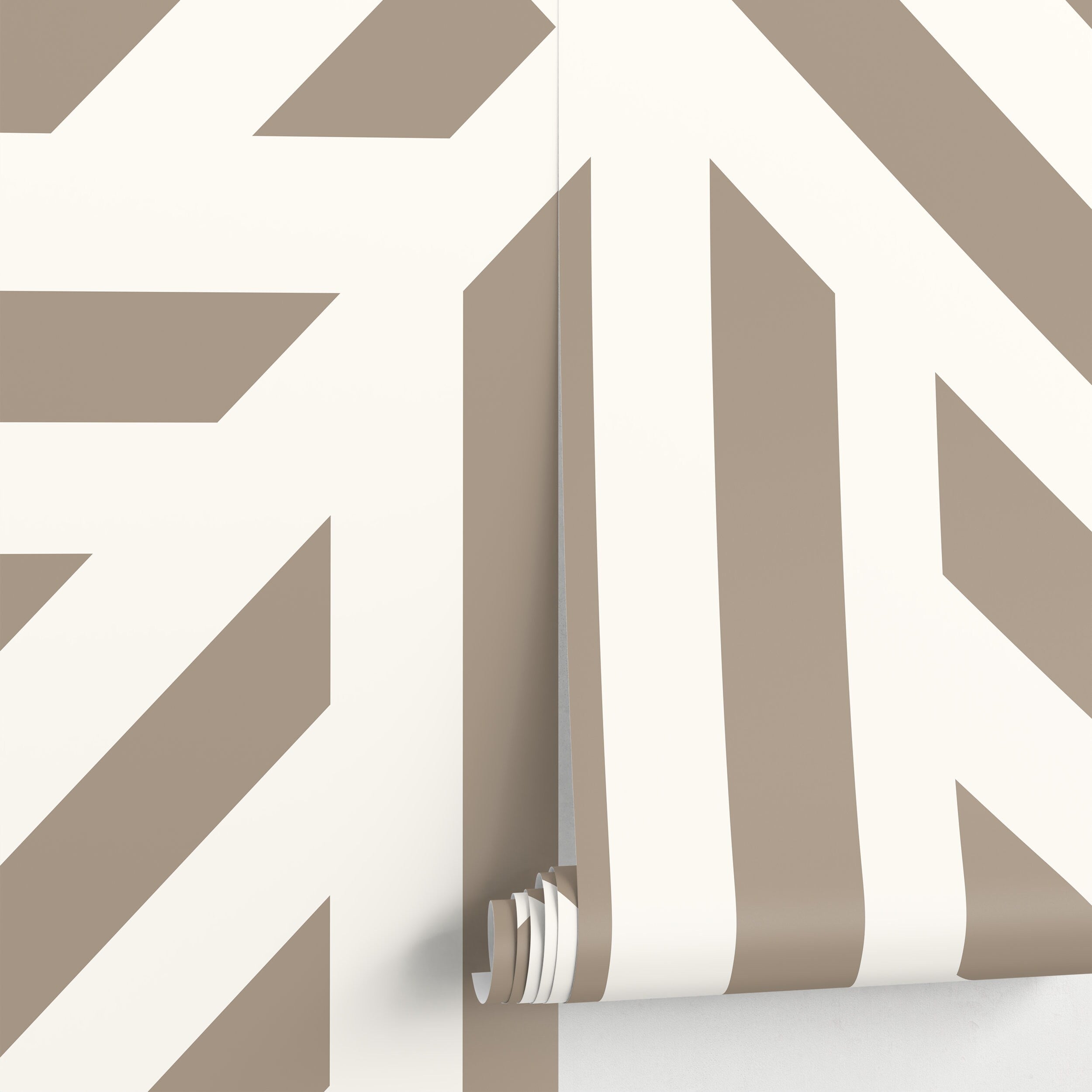 Geometric Wallpaper With Bold Diagonal Stripes In Beige And Off-white - D734