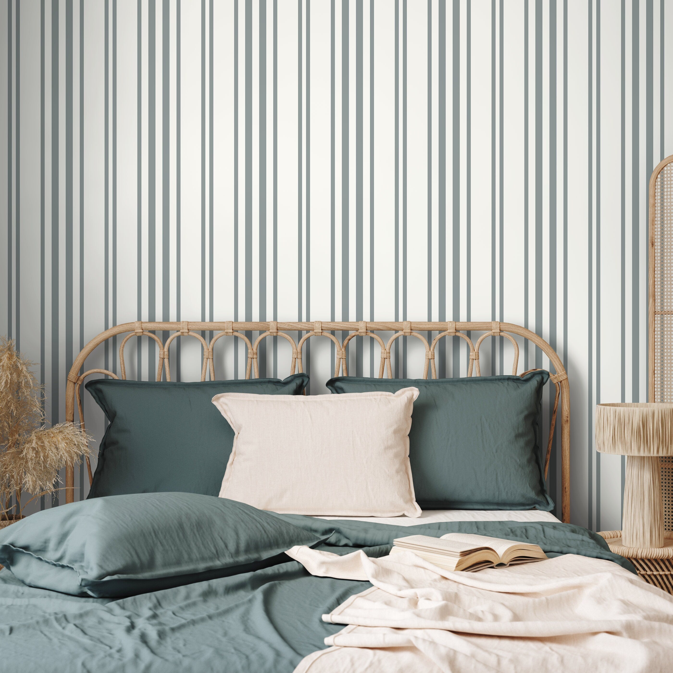Striped Wallpaper Featuring Classic Vertical Lines In Grey And White - D785