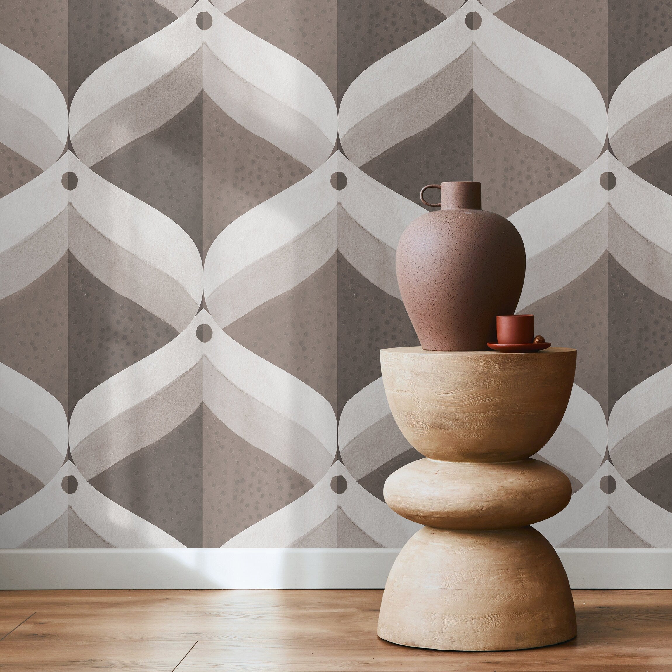 Art Deco Wallpaper With A Geometric Ogee Motif In Brown And Gray - X021