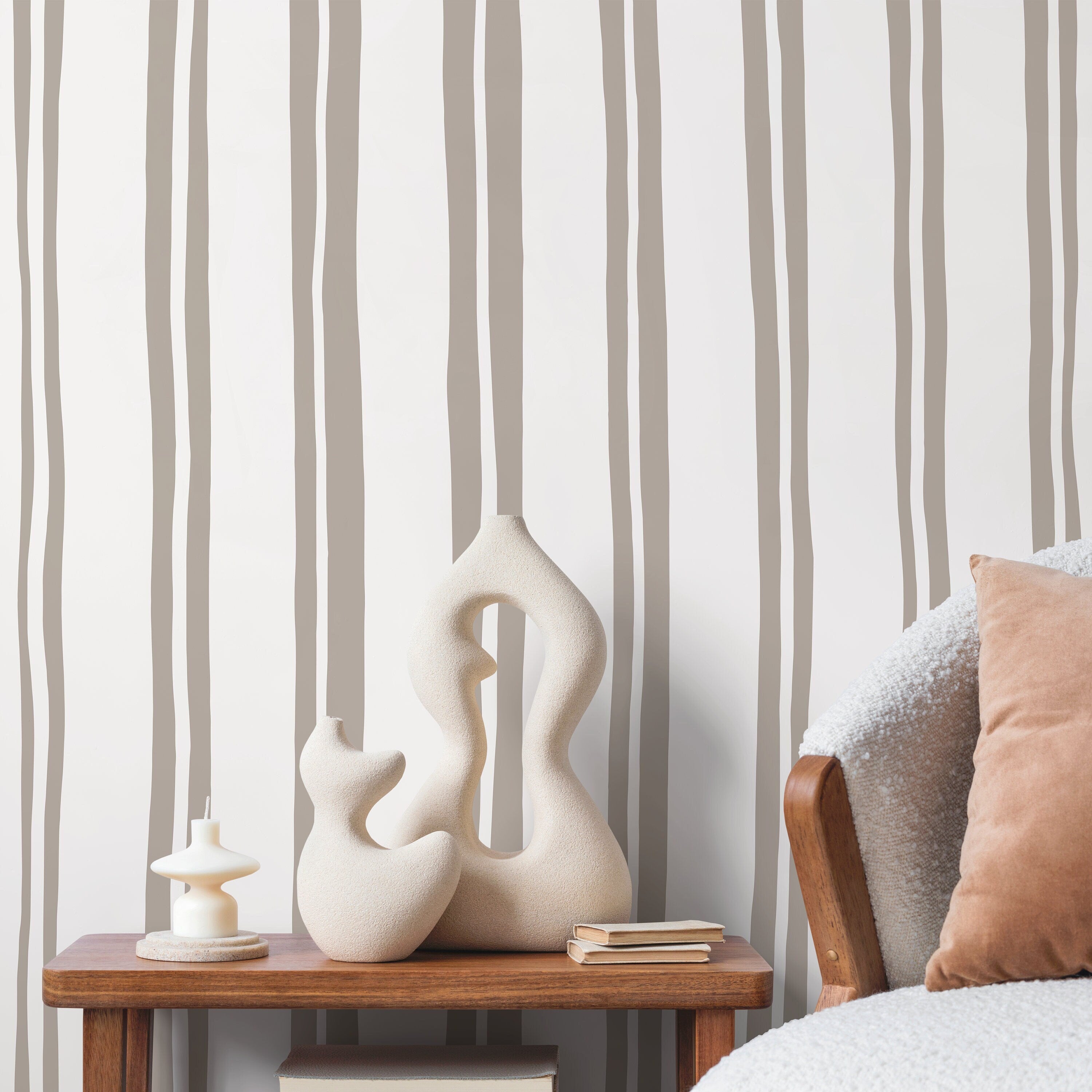 Striped Wallpaper With Wavy Hand-drawn Lines In Taupe - D763