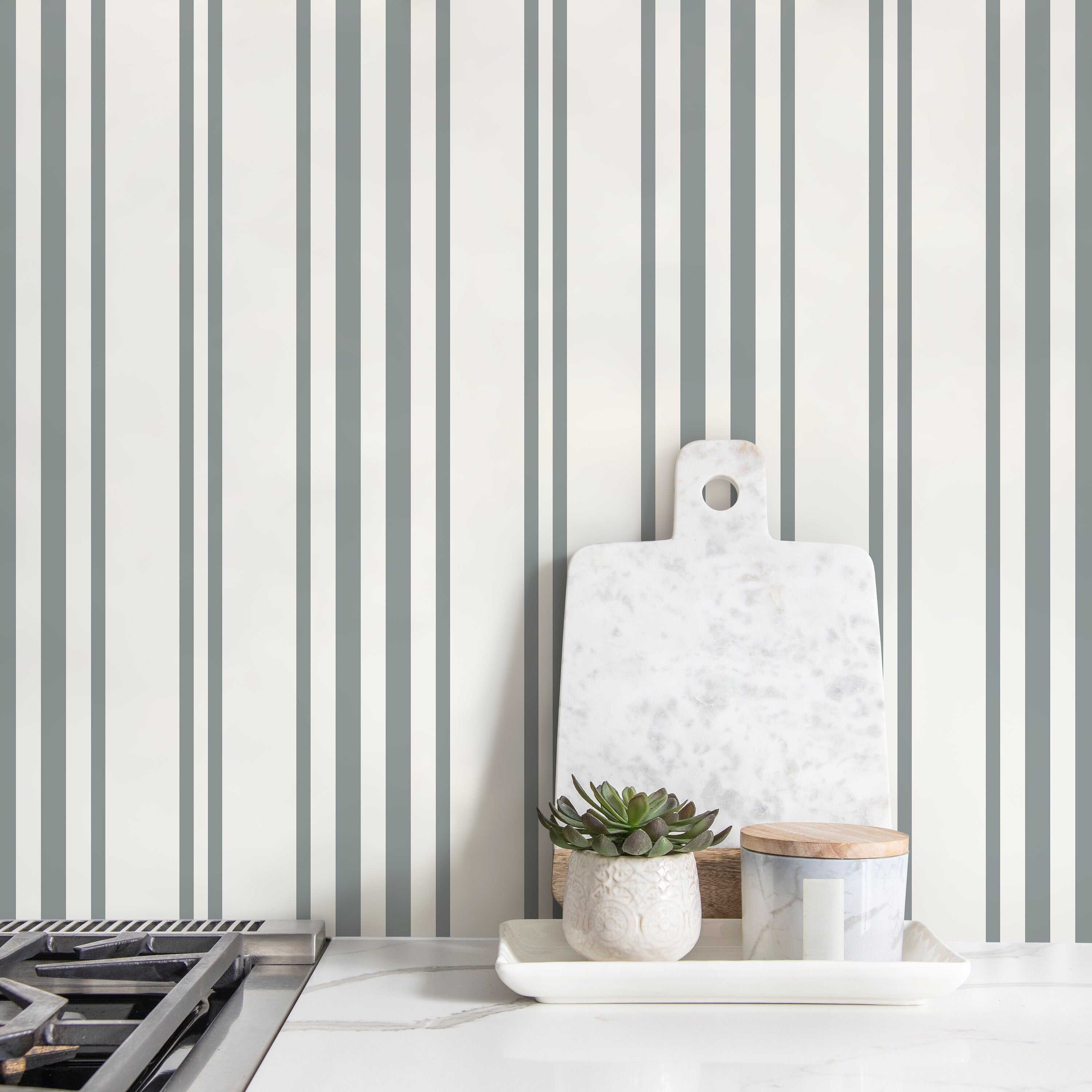 Striped Wallpaper Featuring Classic Vertical Lines In Grey And White - D785