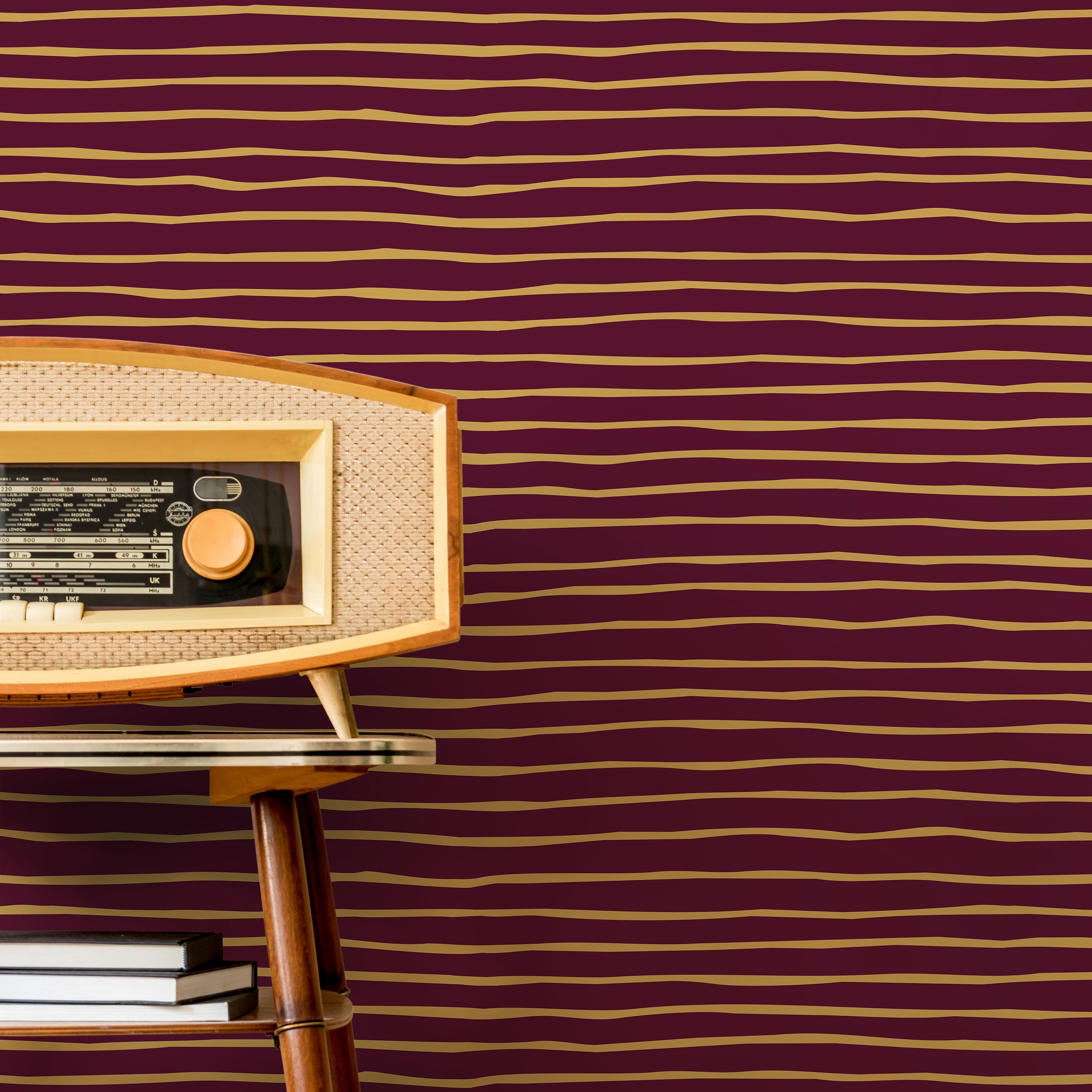 Abstract Wallpaper With Wavy Horizontal Stripes In Red And Gold - D773