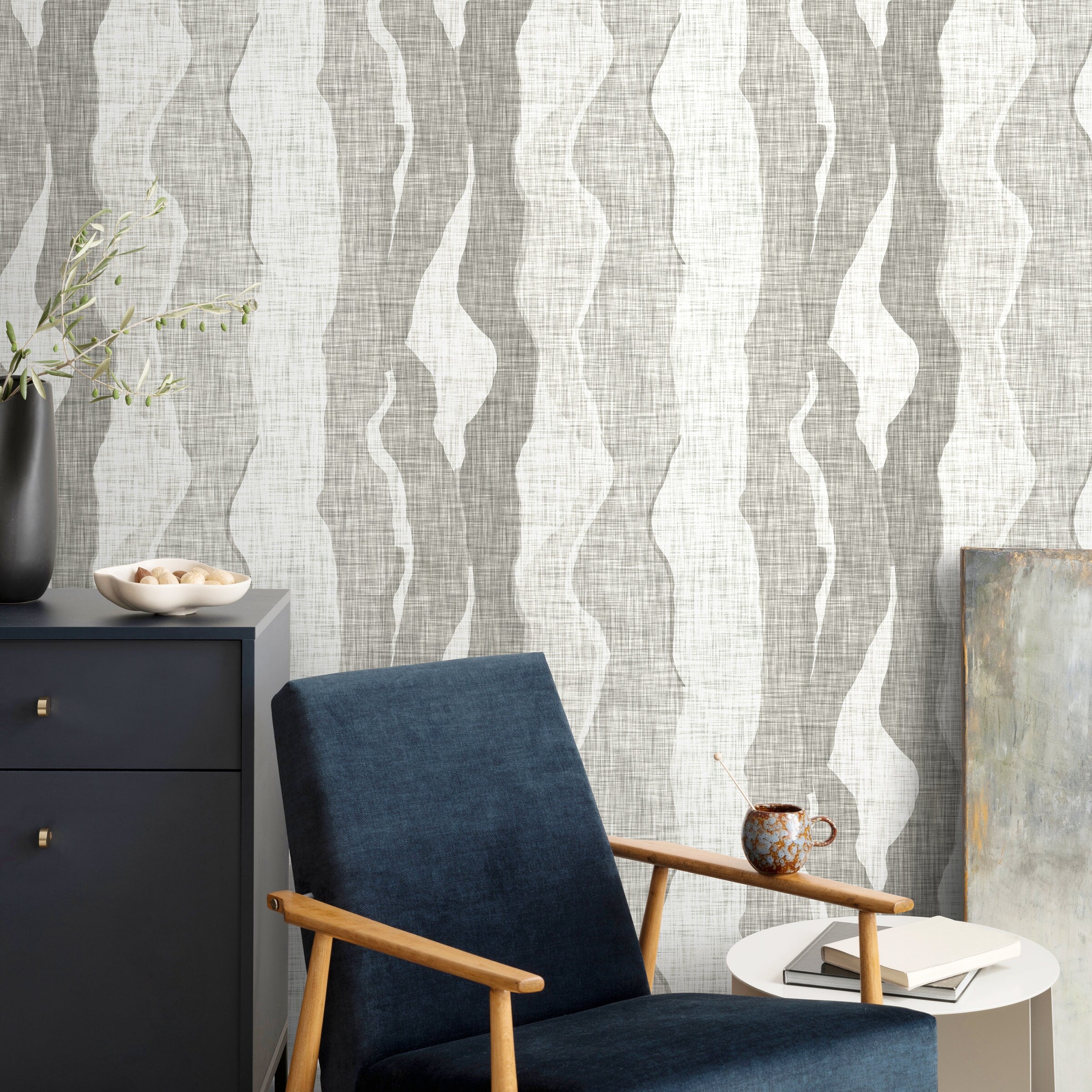 Abstract Wallpaper With Flowing Organic Waves In Grey And White - D798