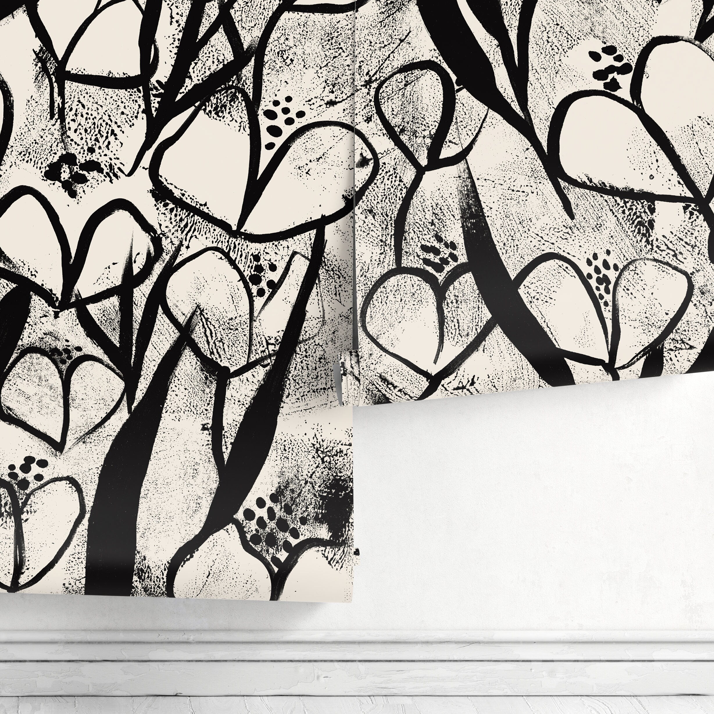 Floral Wallpaper With Abstract Heart-shaped Blooms In Black And Beige - X192