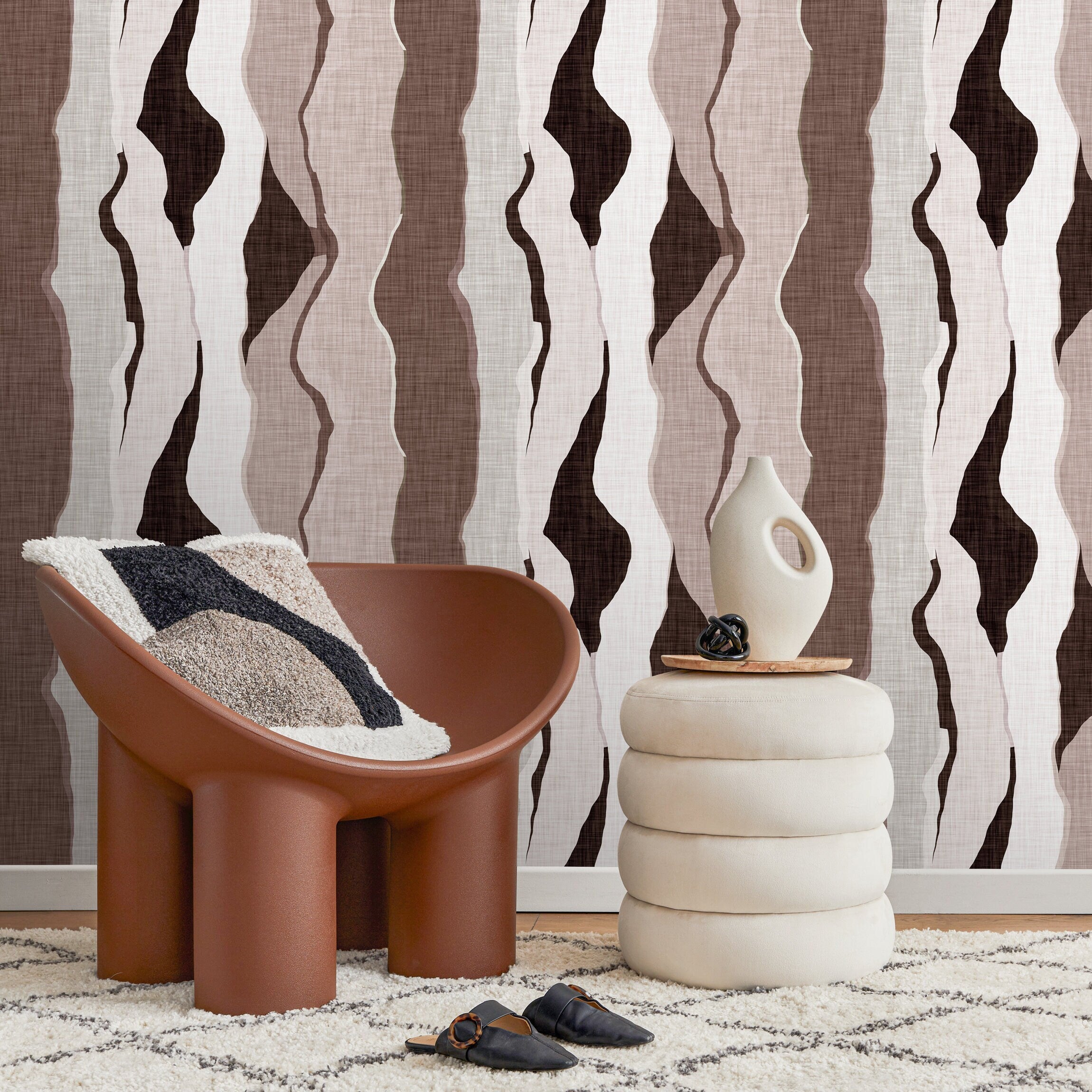 Abstract Wallpaper With Flowing Organic Layers In Brown, Beige, And Off-white - D796