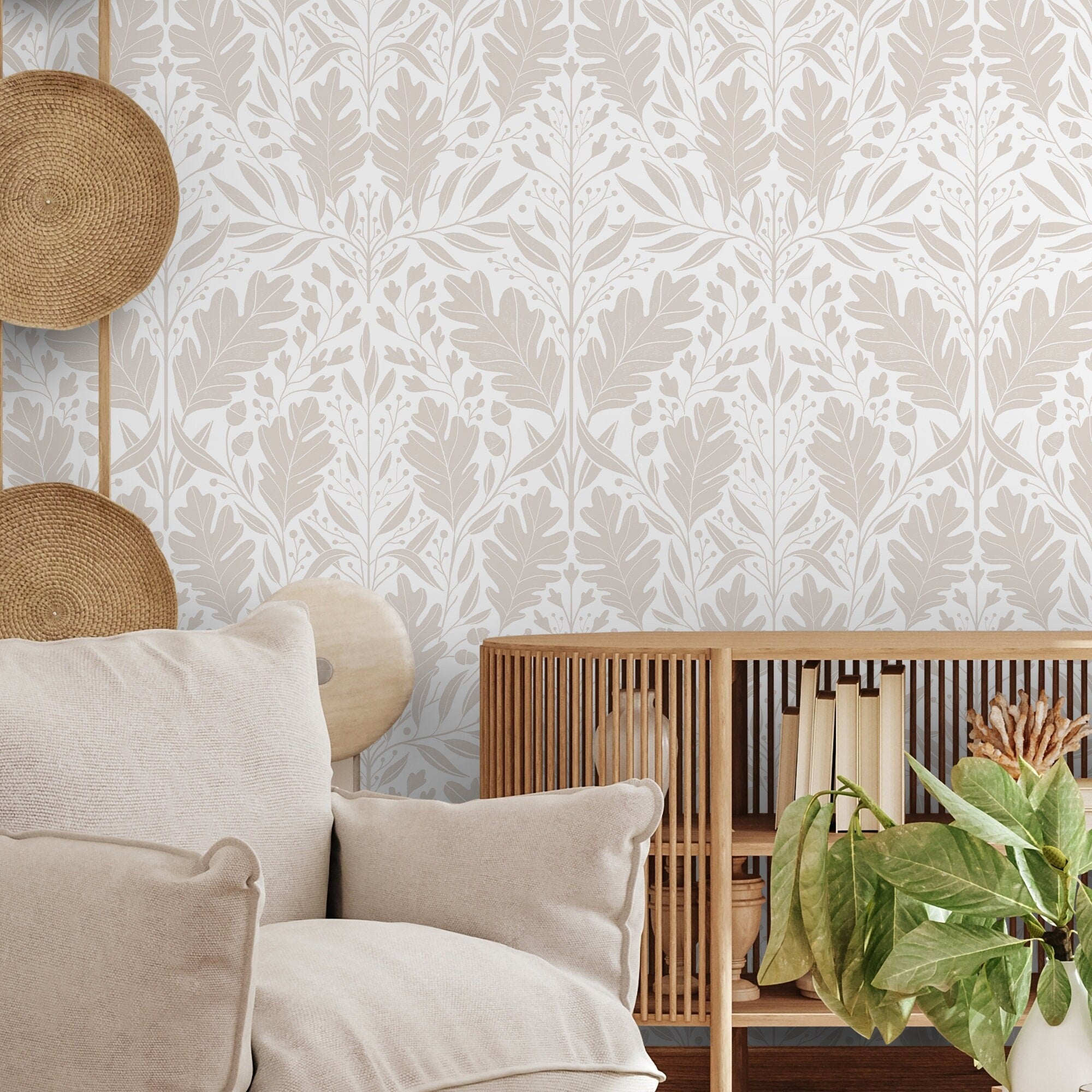 Botanical Wallpaper With A Symmetrical Oak Leaf Motif In Beige And White - X184