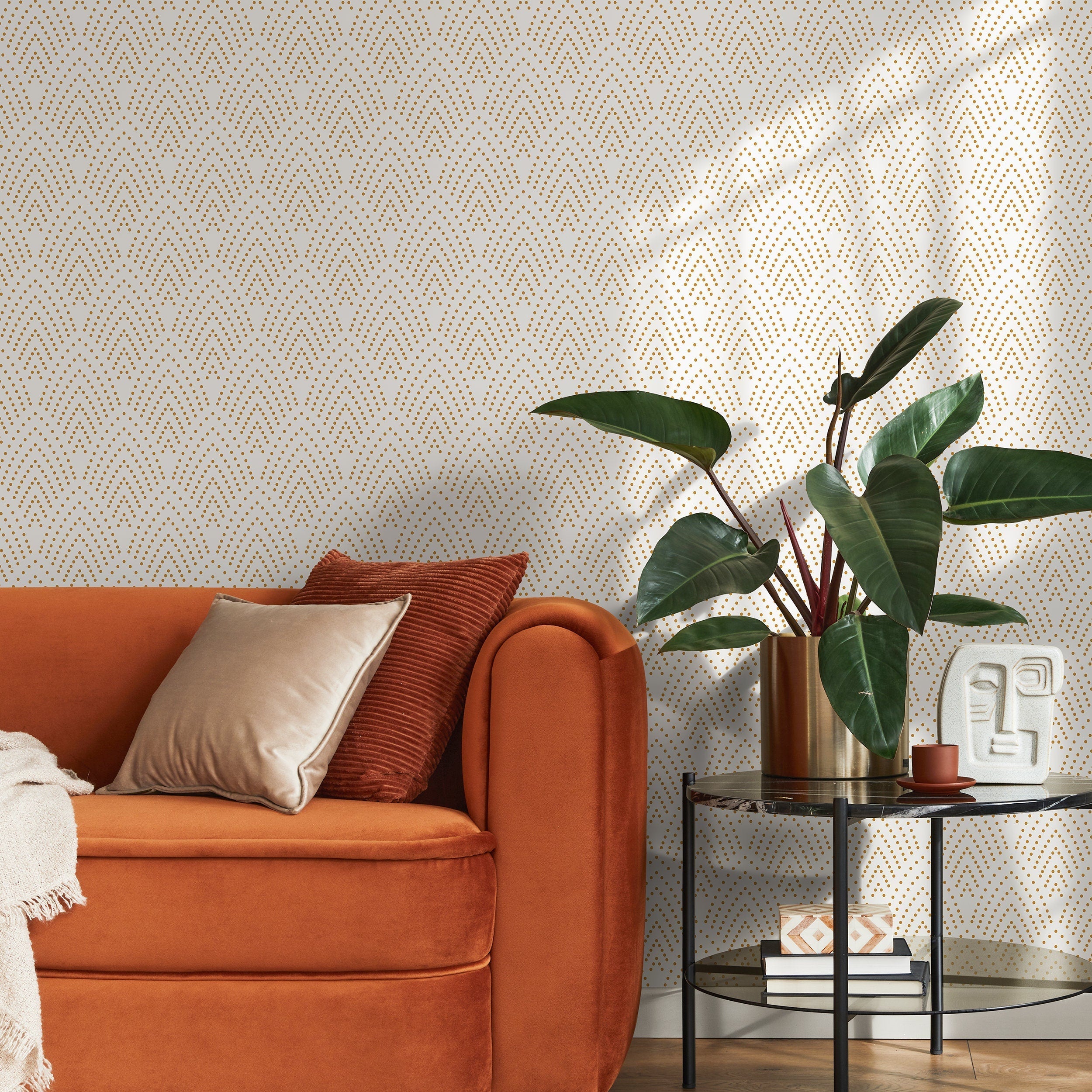 Geometric Wallpaper With A Dotted Arch Motif In Gold - A925